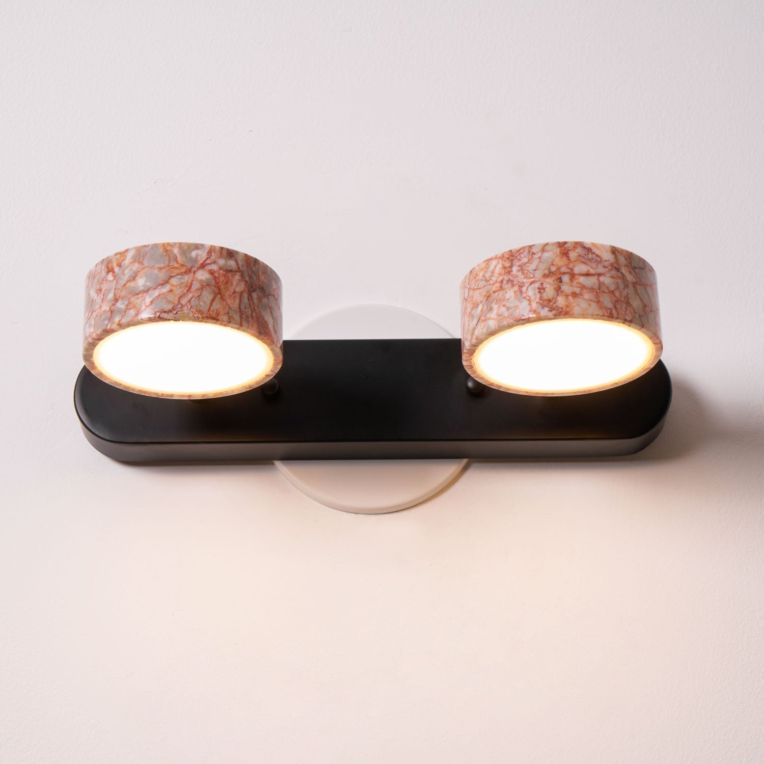Orshaa Linéaire Travertin Vanité Lumière