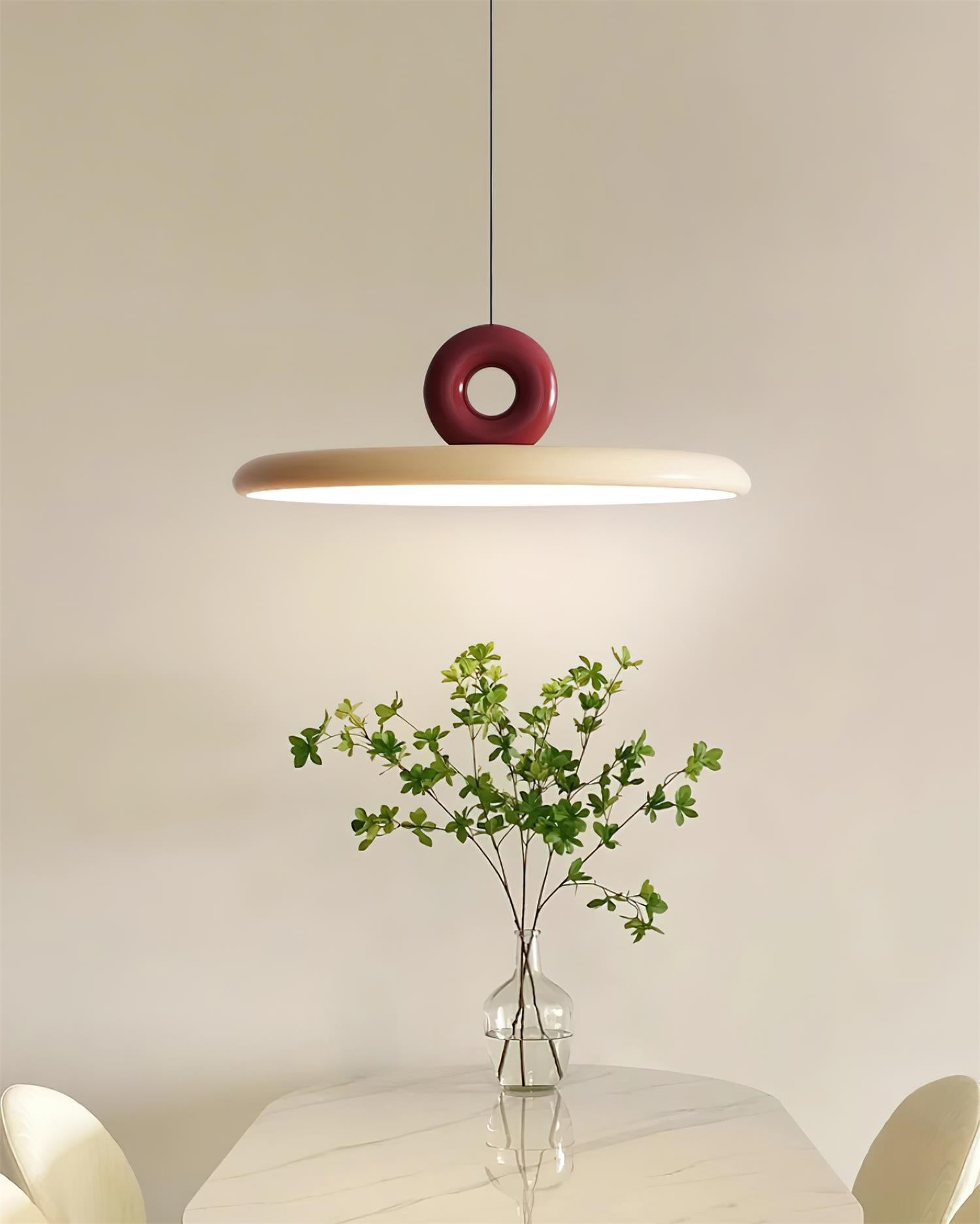 Suspension Disque Acrylique Avec Détail en Boucle Ambiance Minimaliste