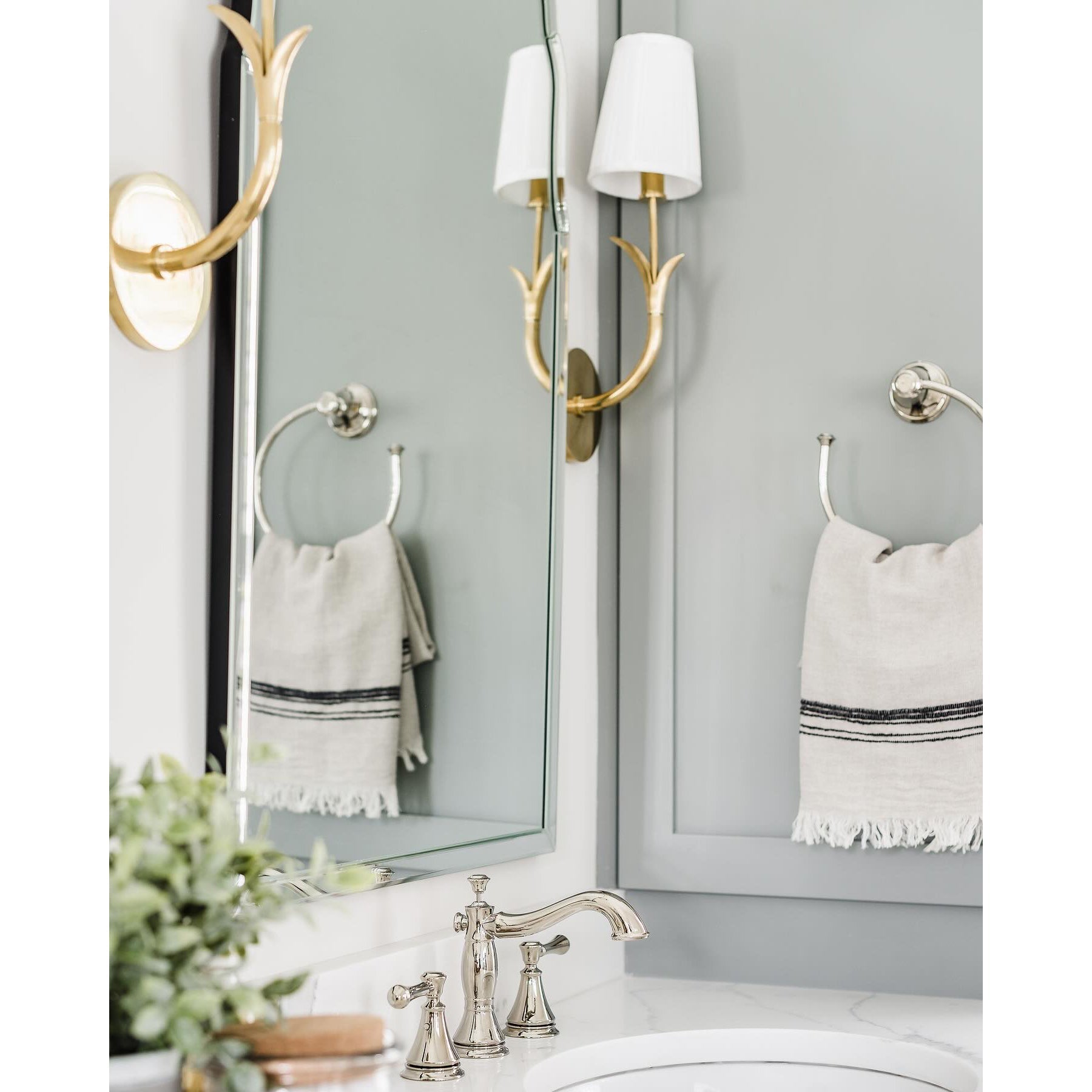 Elys Lampe Murale en Métal Laiton et Tissu Minimaliste Moderne