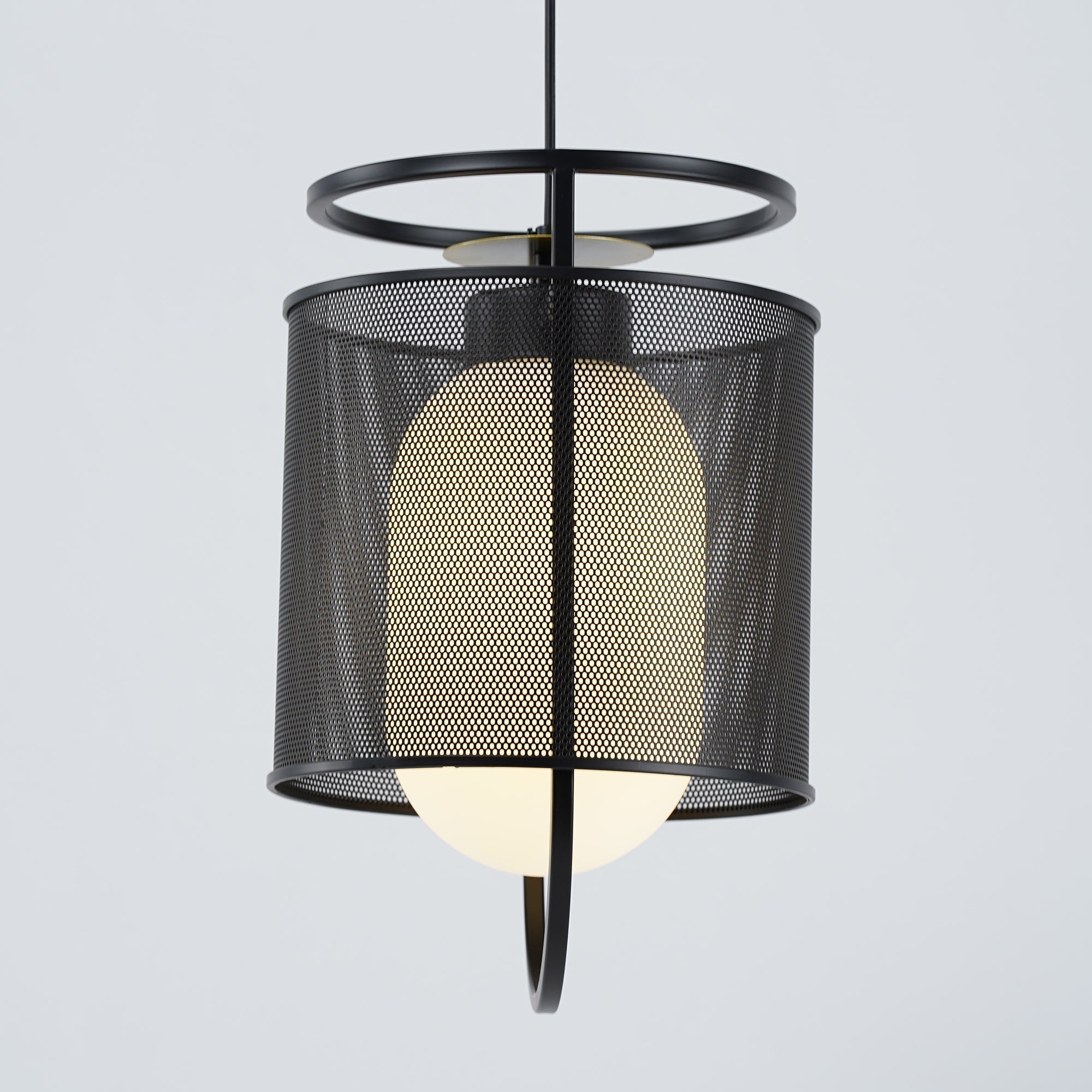 Solara Suspension Cylindre en Maille Accent en Laiton Industriel