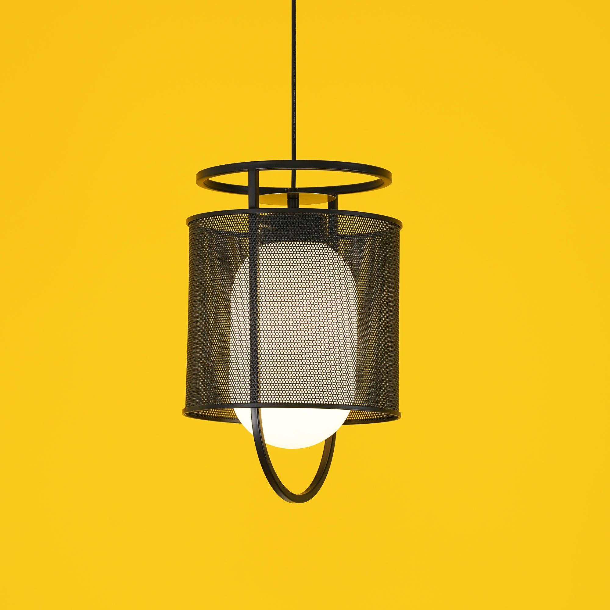 Solara Suspension Cylindre en Maille Accent en Laiton Industriel