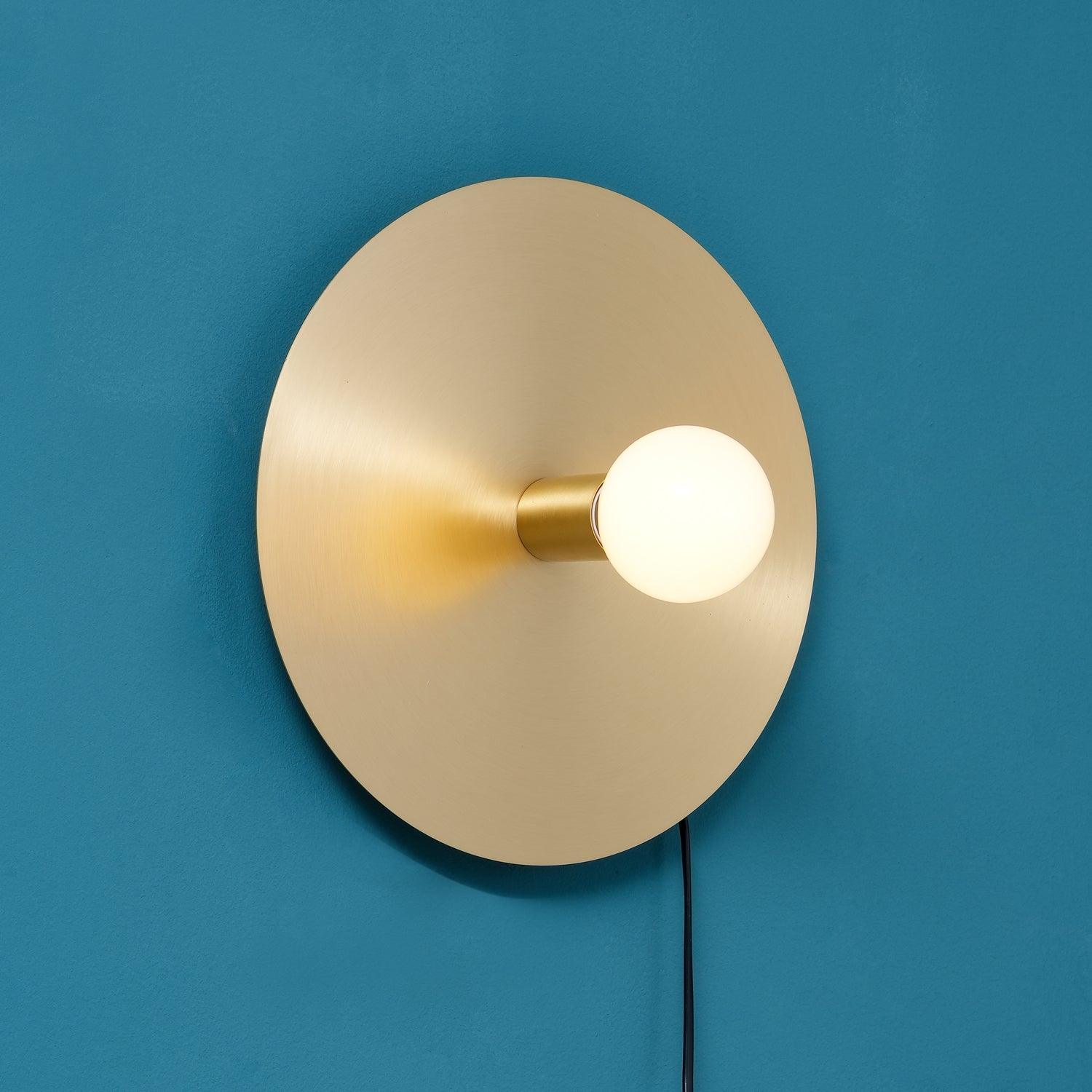 Lustra Wall Lamp Brass Bulb