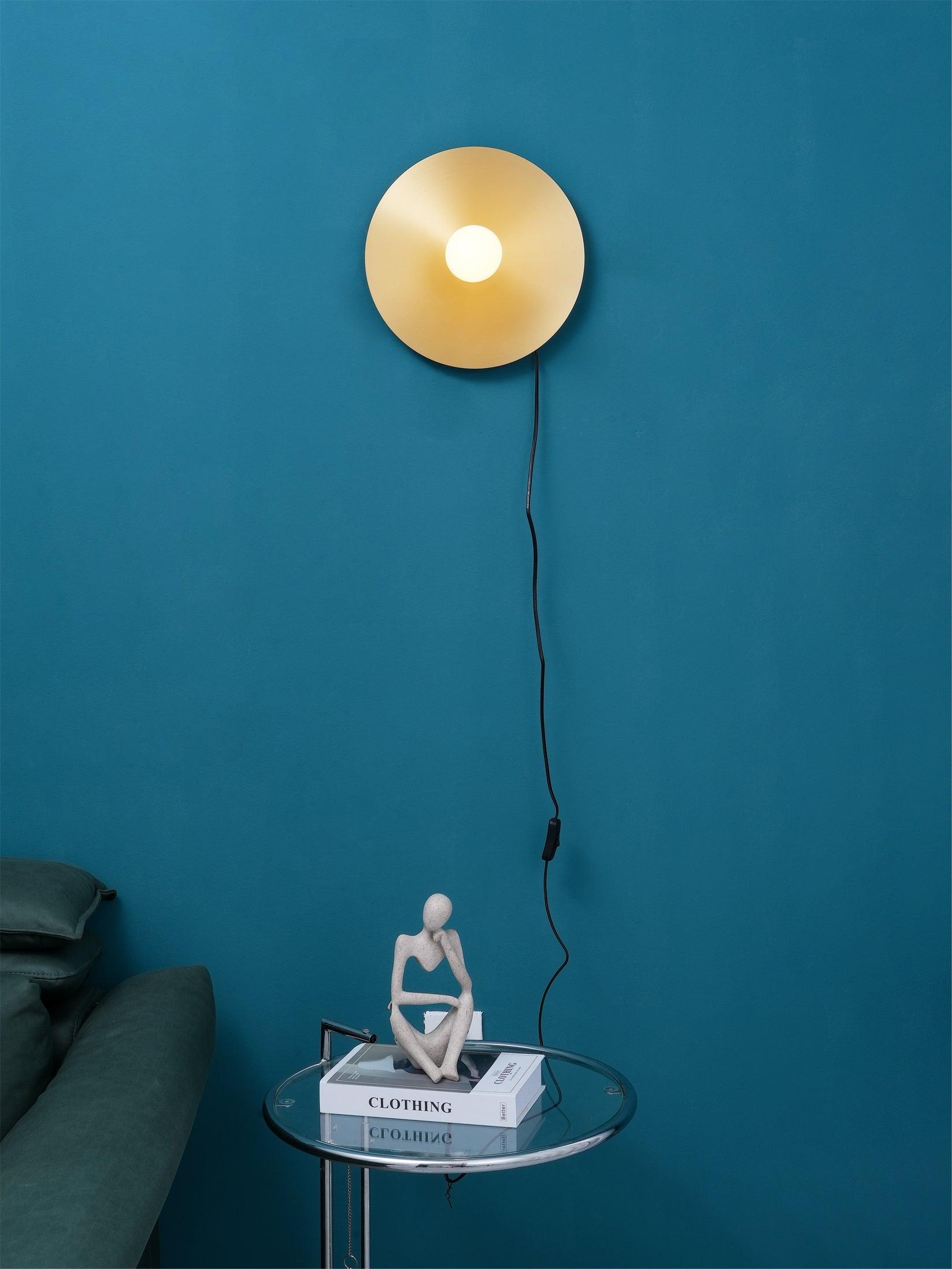 Lustra Wall Lamp Brass Bulb