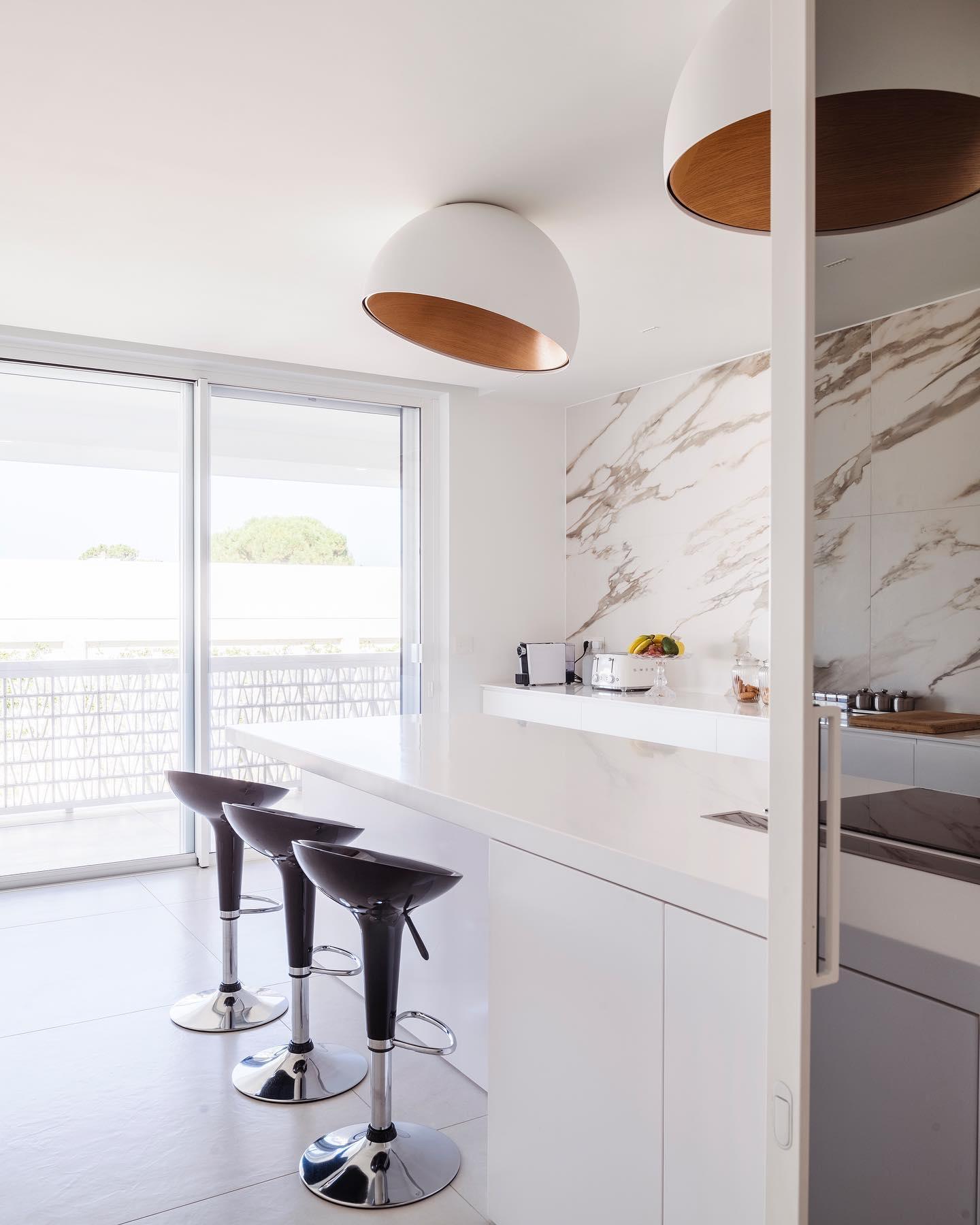 Lampe de Plafond Dôme en Bois Intérieur Chaleureux Moderne Minimaliste