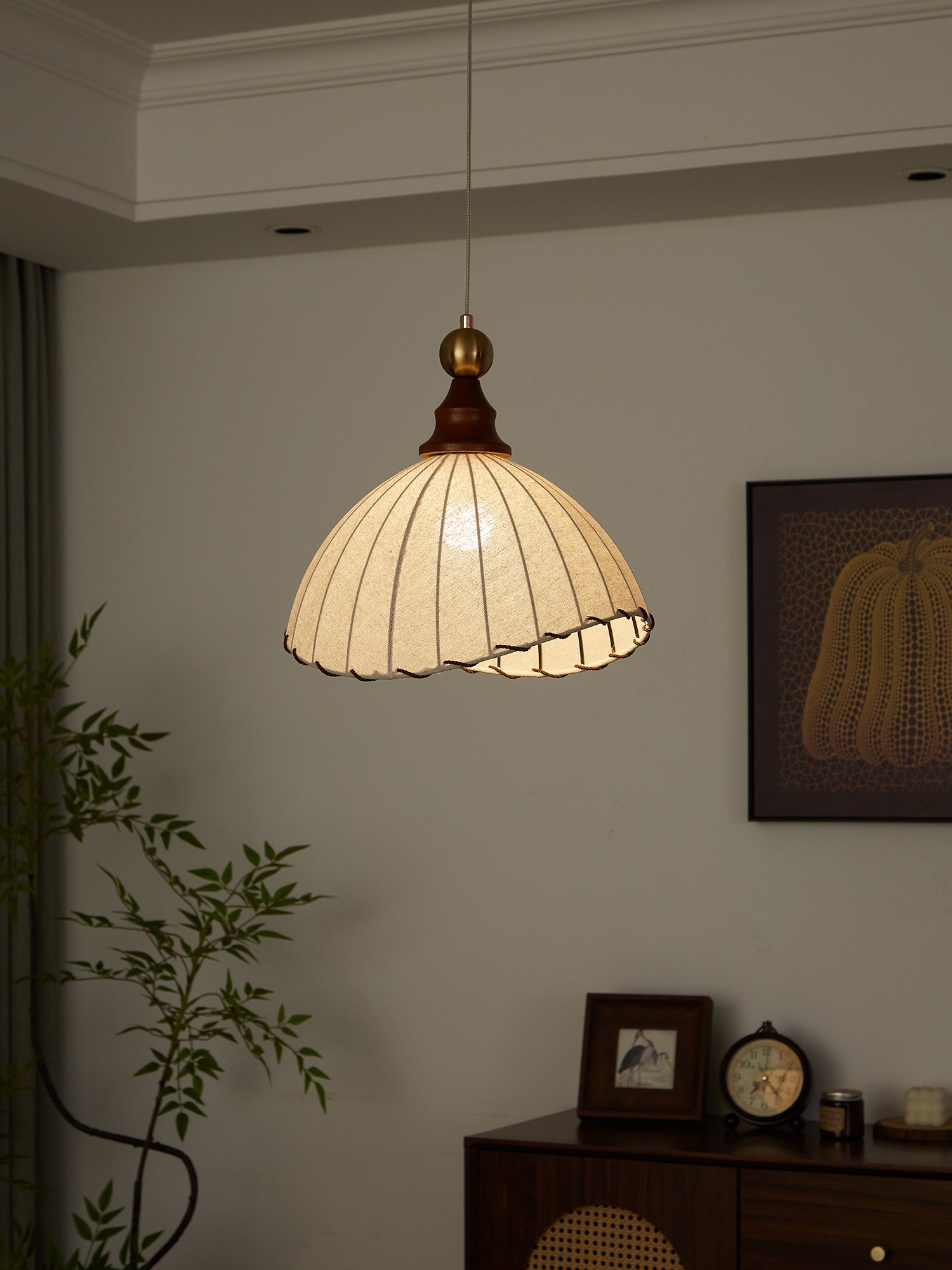 Thalira Suspension Élégante en Bois et Tissu