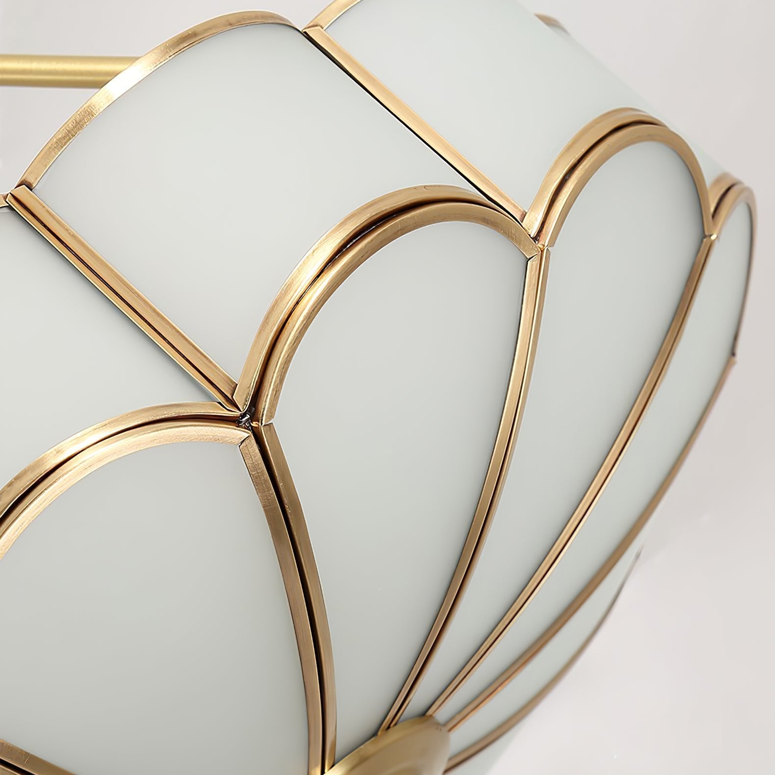 Solara Plafonnier en Verre Givré Pétale Laiton Art