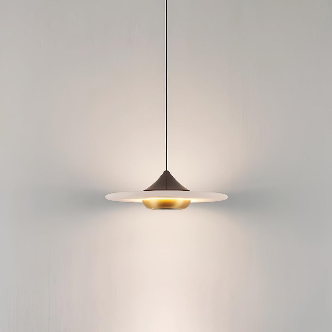 Liorice Suspension en Marbre Confortable