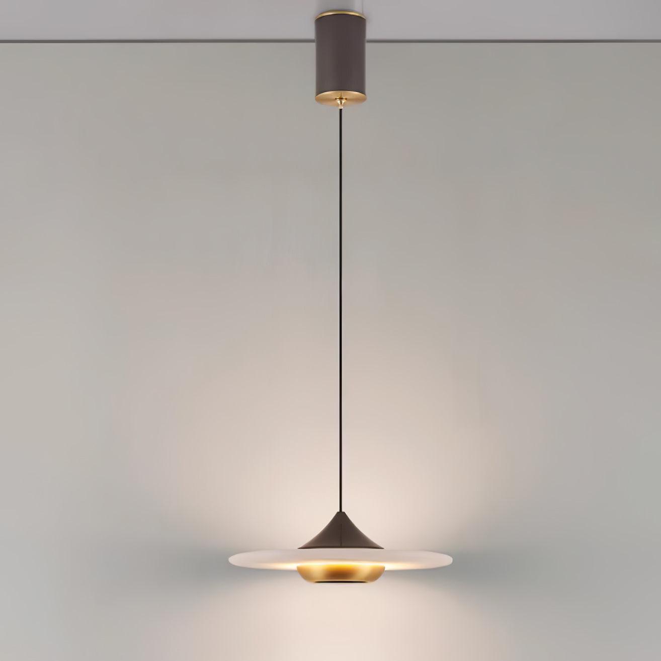 Liorice Suspension en Marbre Confortable