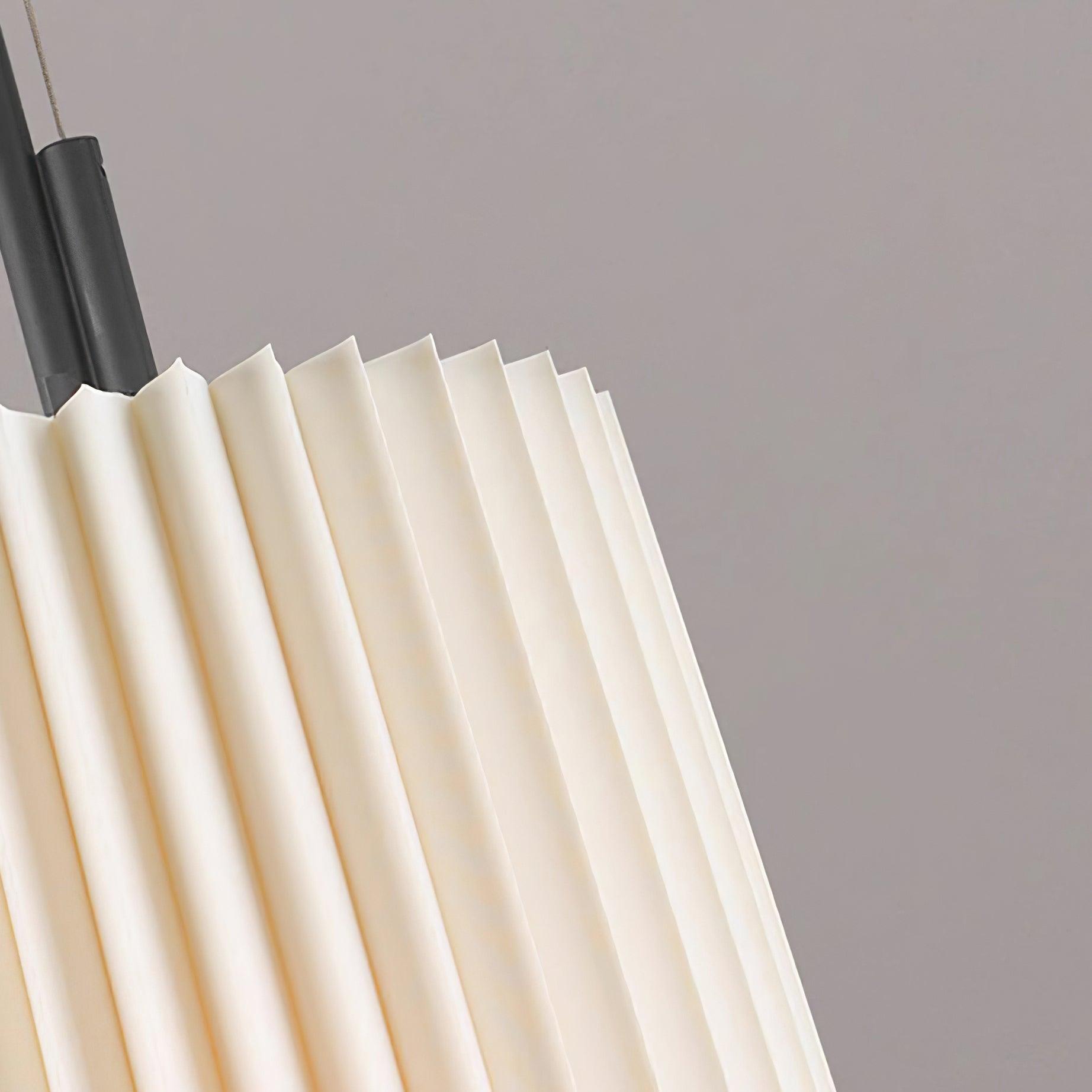 Folie Suspension Plissée Minimaliste Sérénité