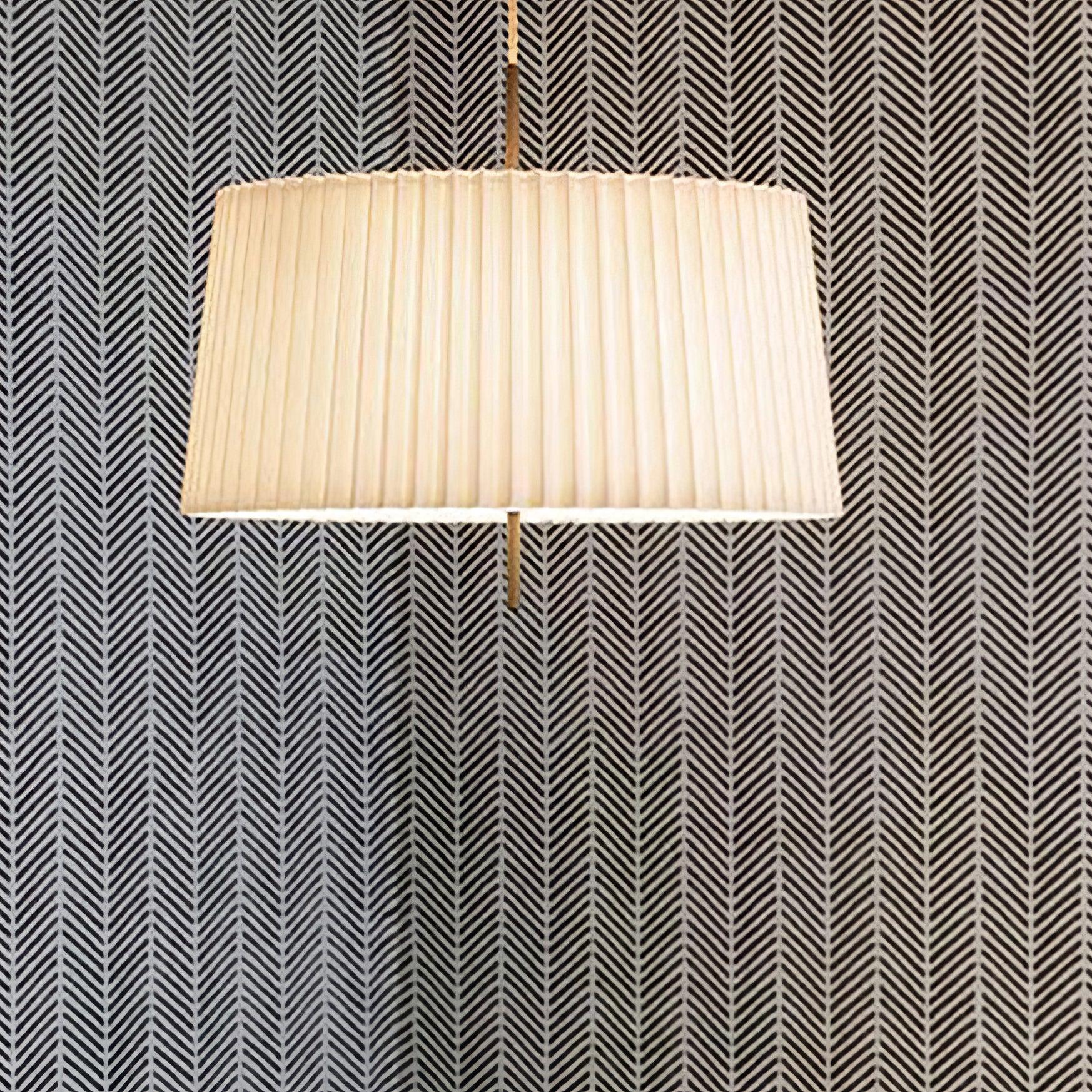 Folie Suspension Plissée Minimaliste Sérénité