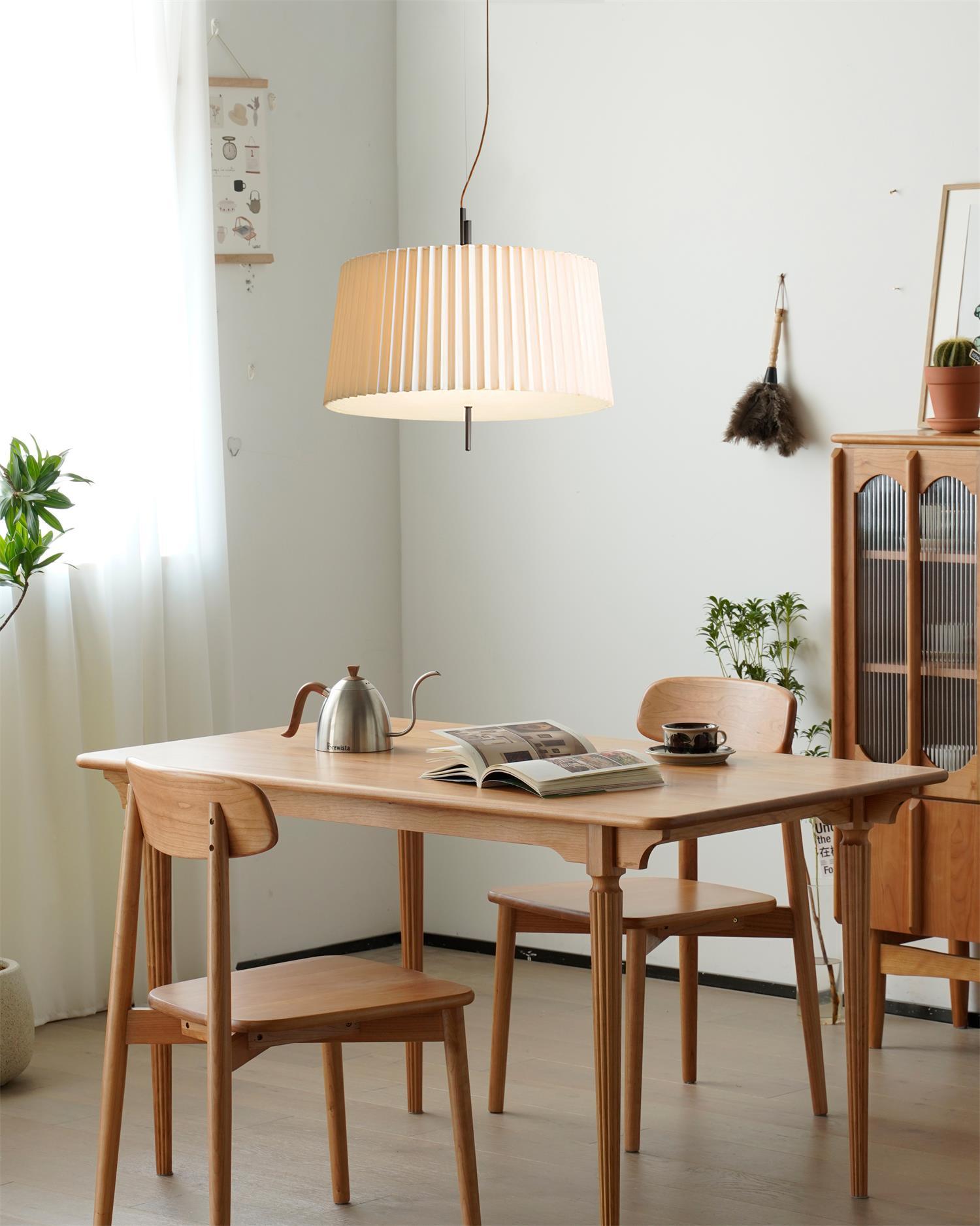 Folie Suspension Plissée Minimaliste Sérénité