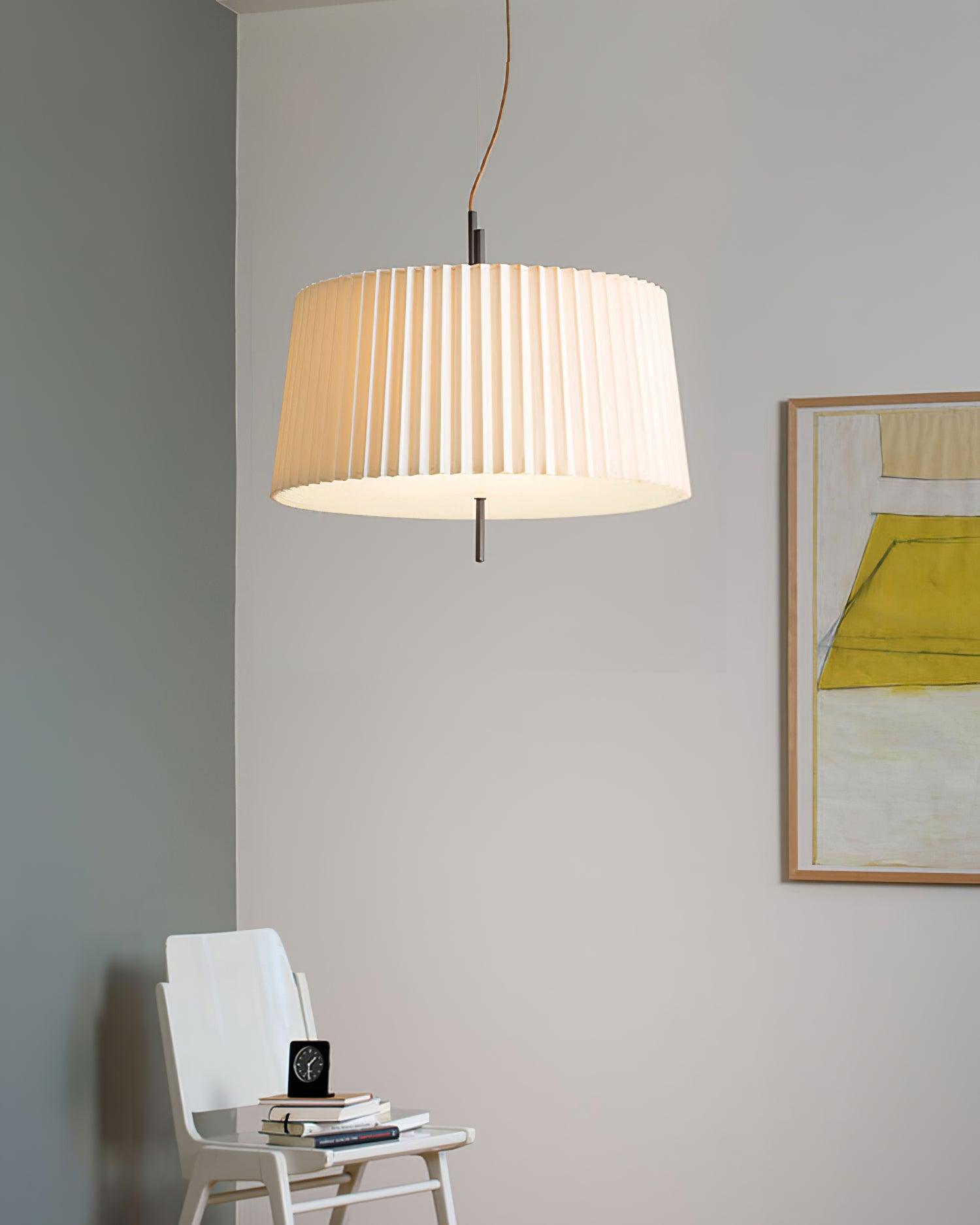Folie Suspension Plissée Minimaliste Sérénité