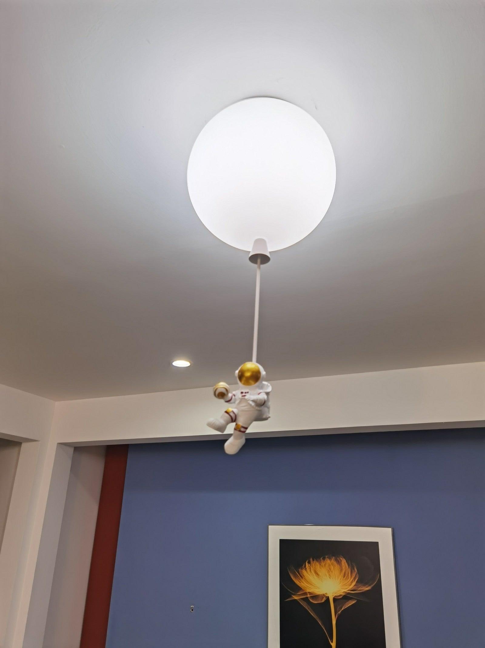 Solara Lampe Plafonnier Acrylique Ballon Astronaute