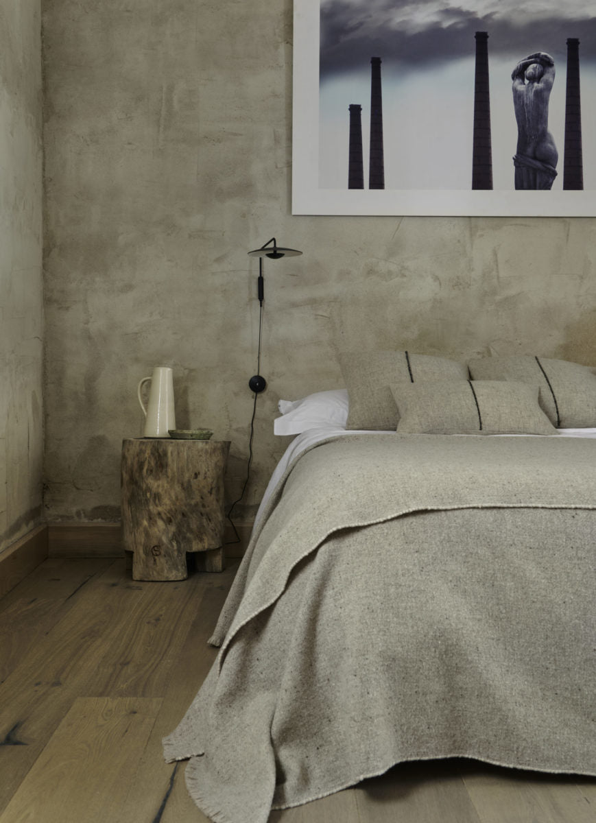 Abnormal Classic Modern Minimalist Plug-In Wall Lamp