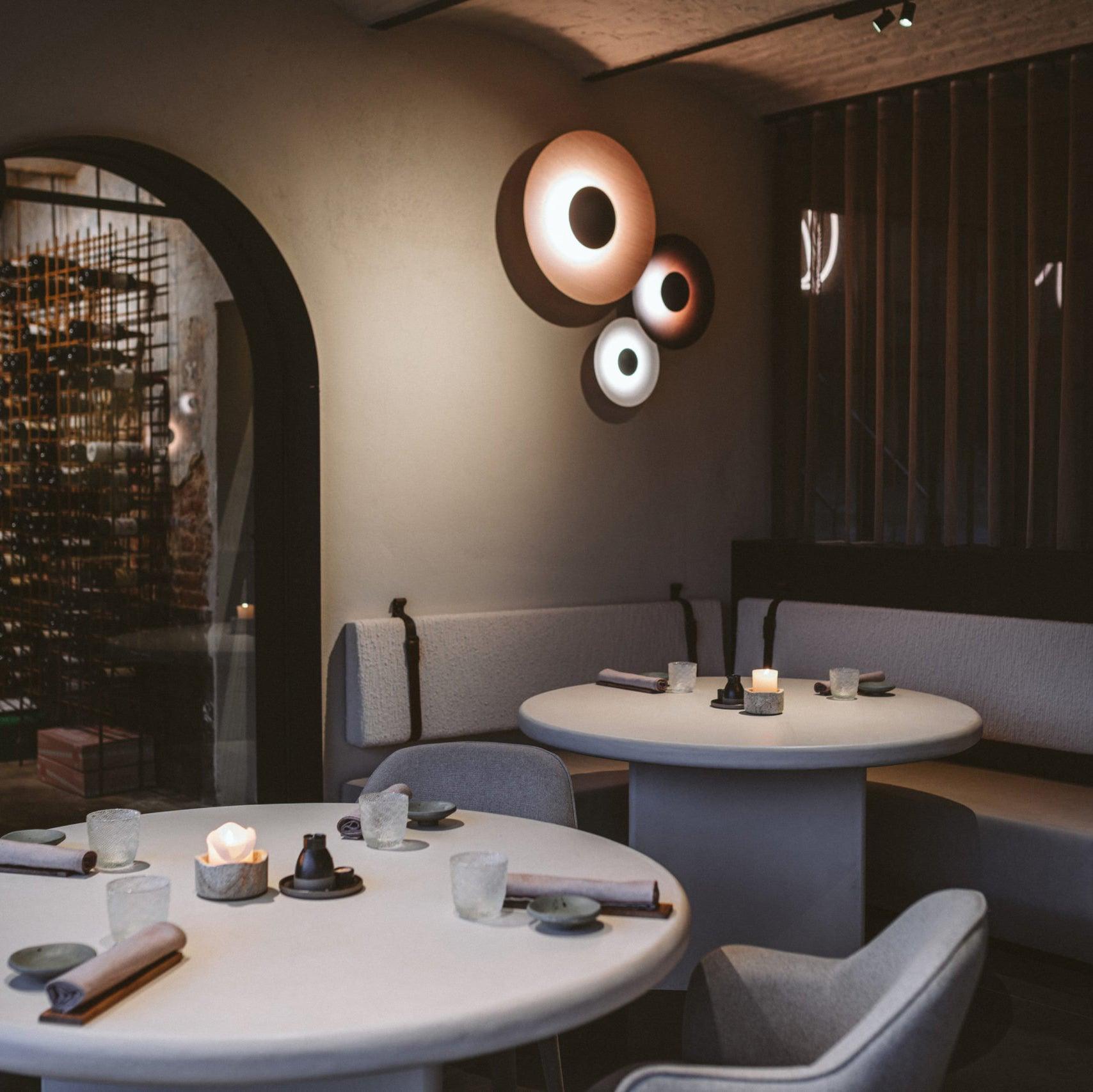 Peacemaker Elegance Simplicity Glow Wall Light