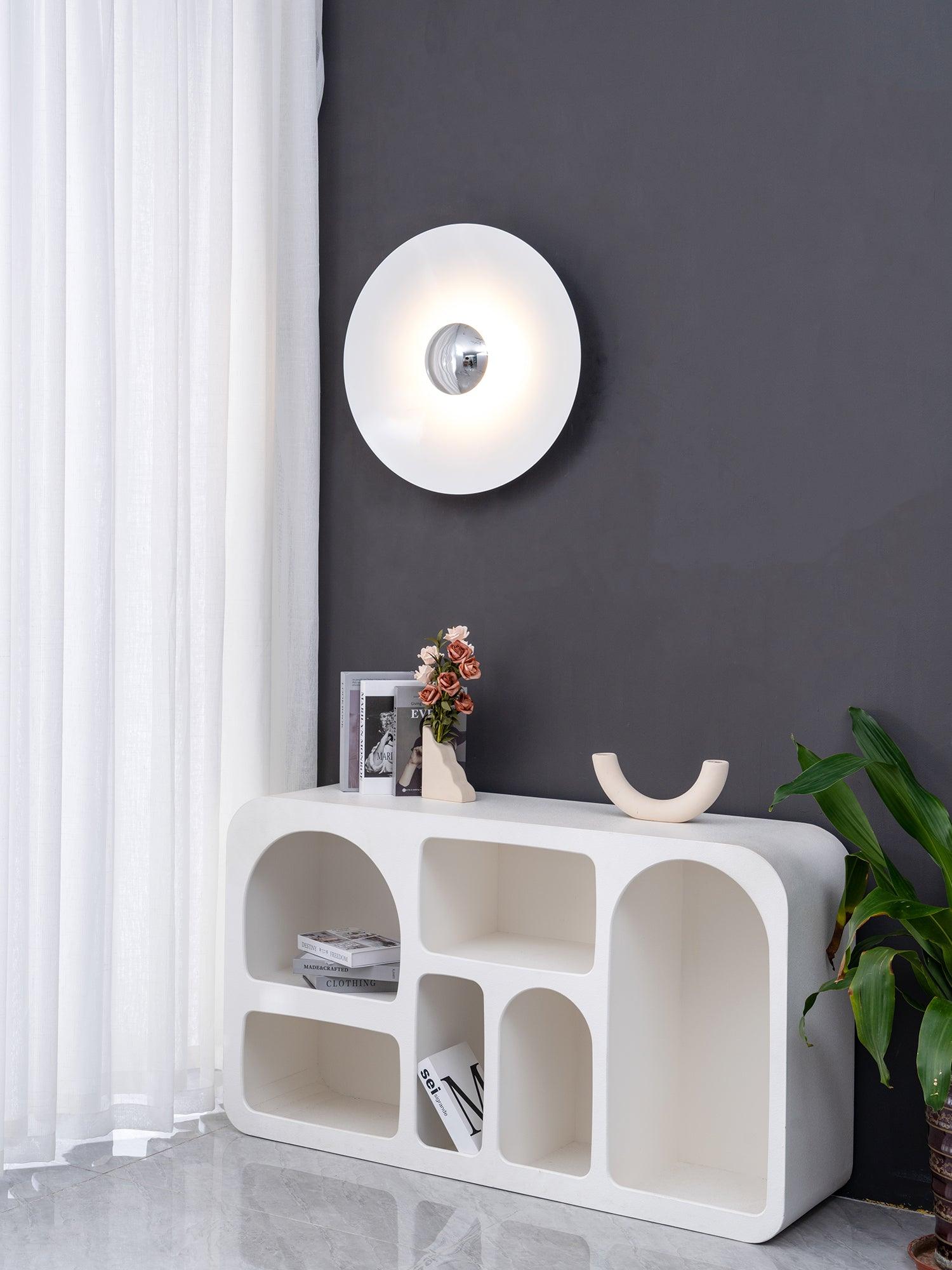 Peacemaker Elegance Simplicity Glow Wall Light