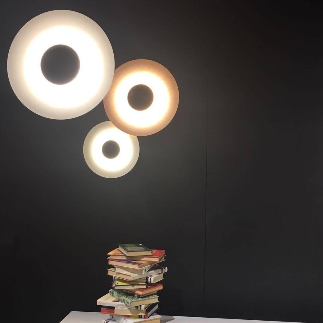 Peacemaker Elegance Simplicity Glow Wall Light