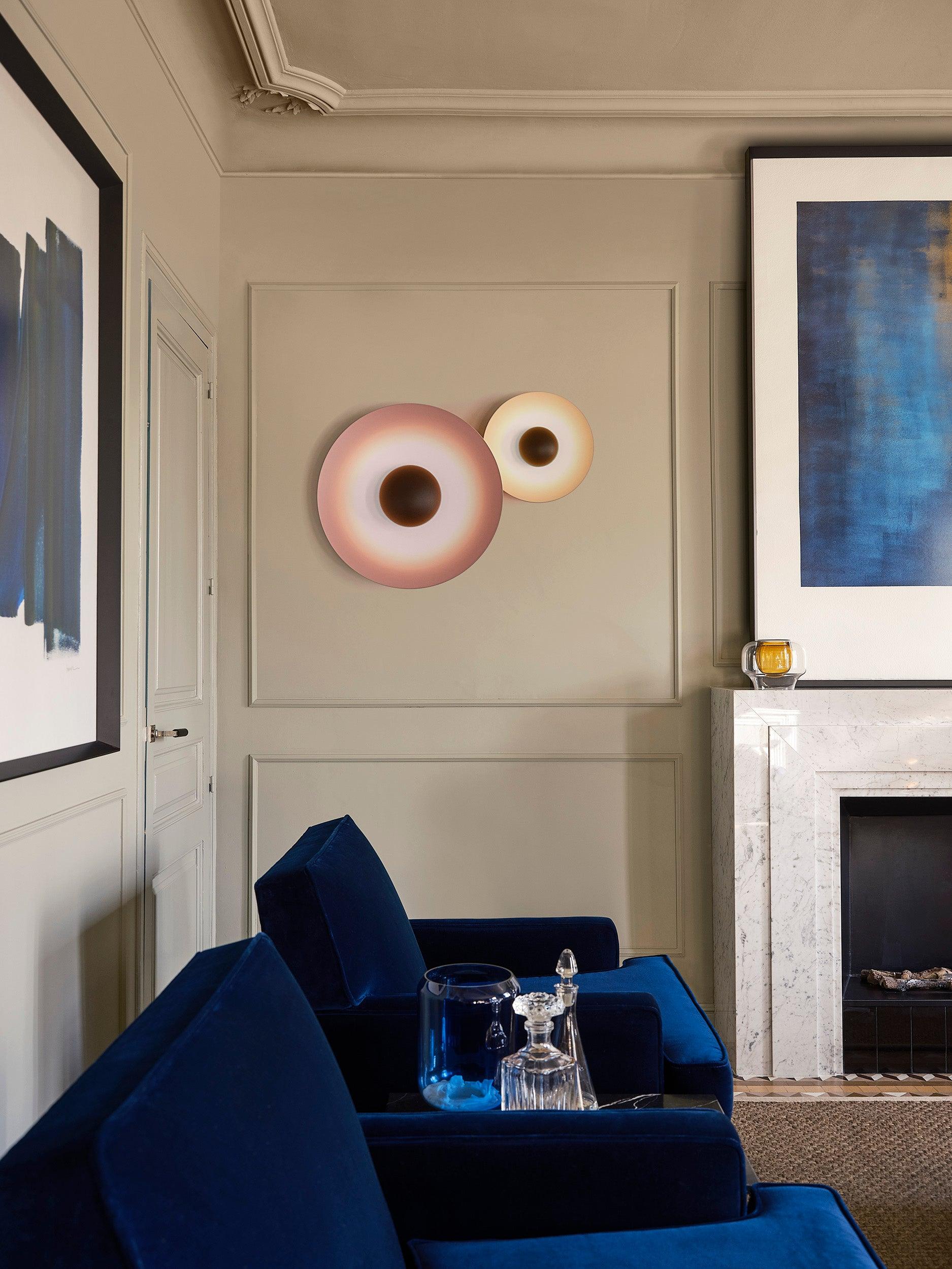 Peacemaker Elegance Simplicity Glow Wall Light