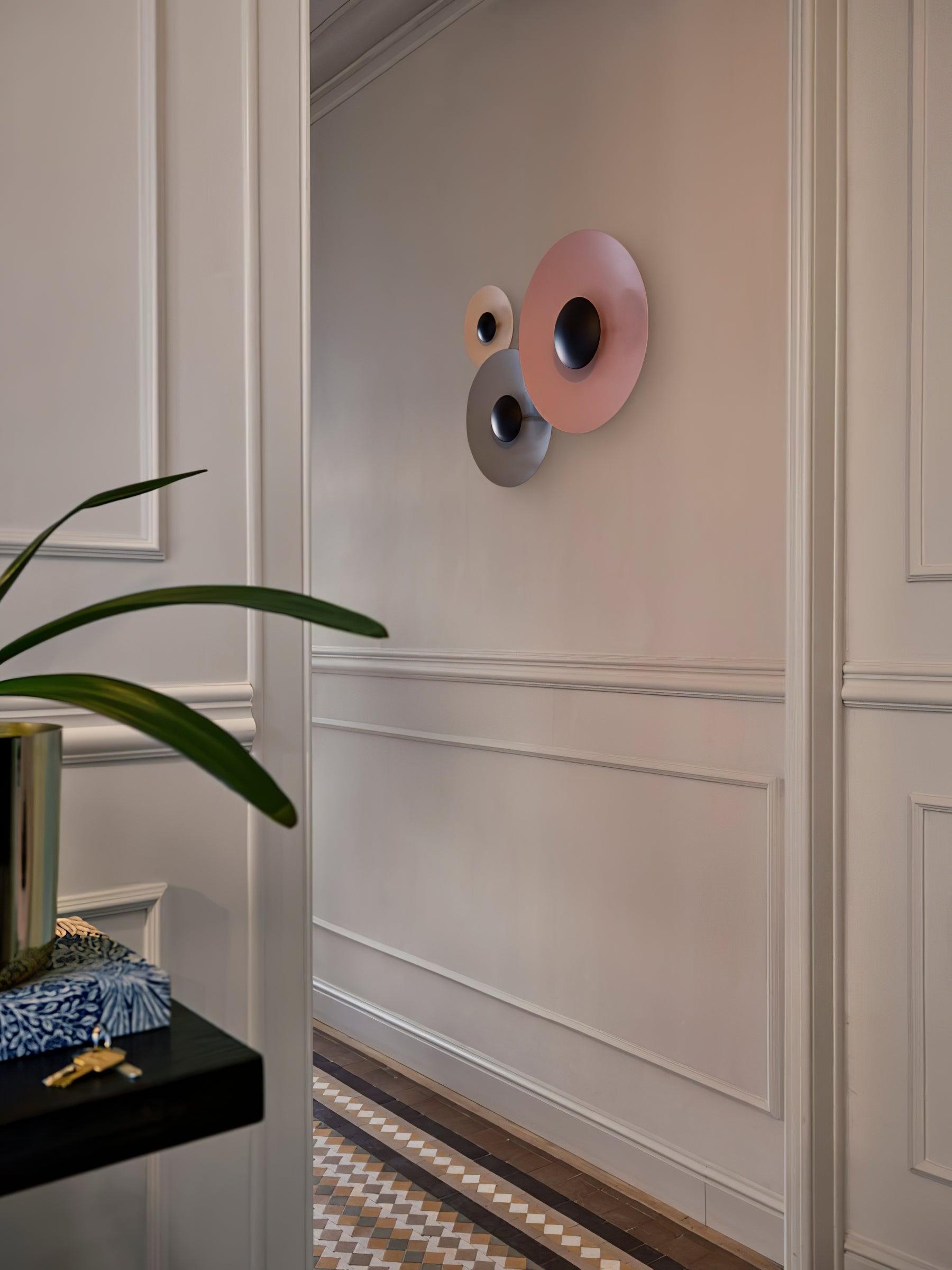 Peacemaker Elegance Simplicity Glow Wall Light