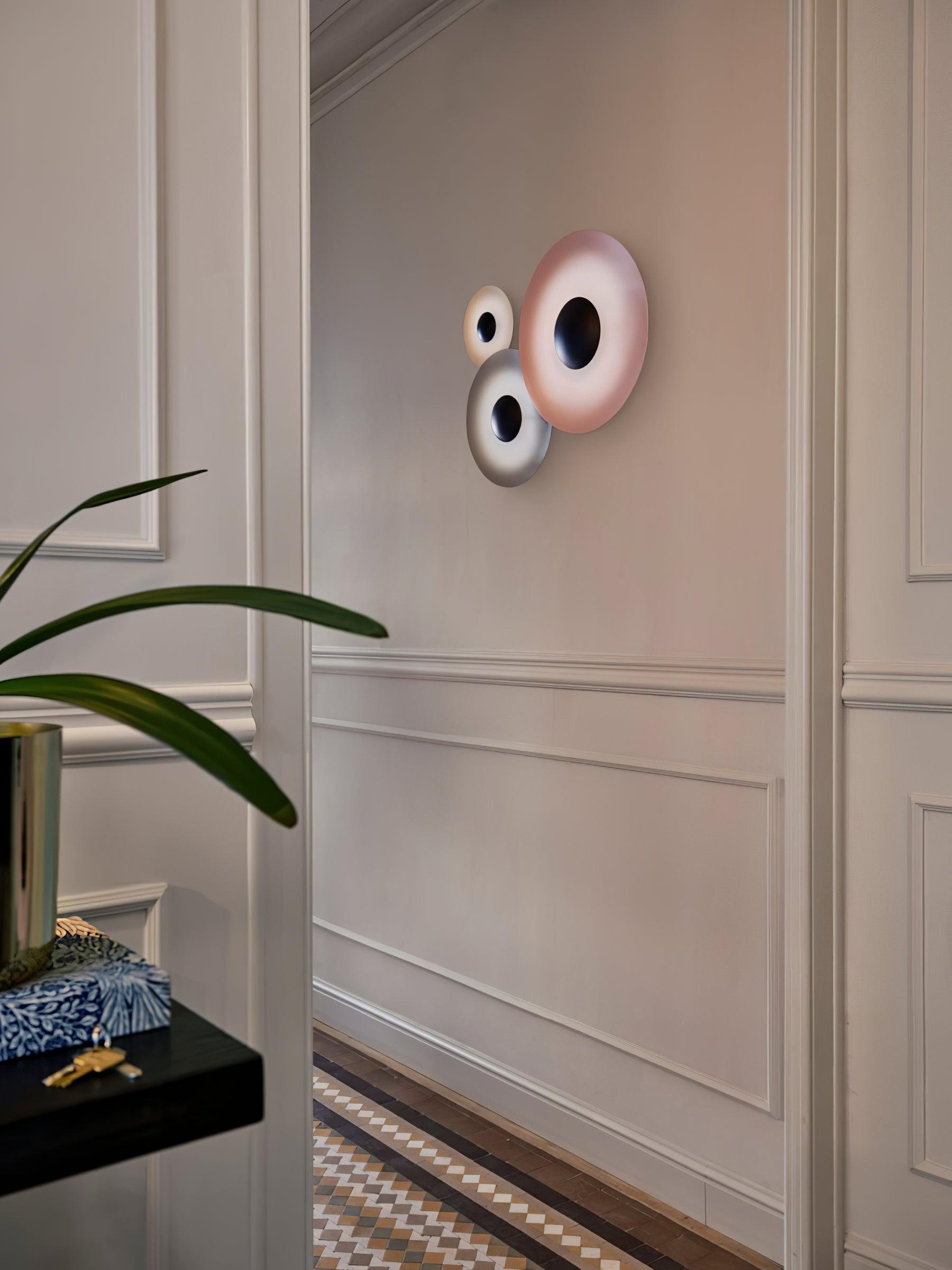 Peacemaker Elegance Simplicity Glow Wall Light