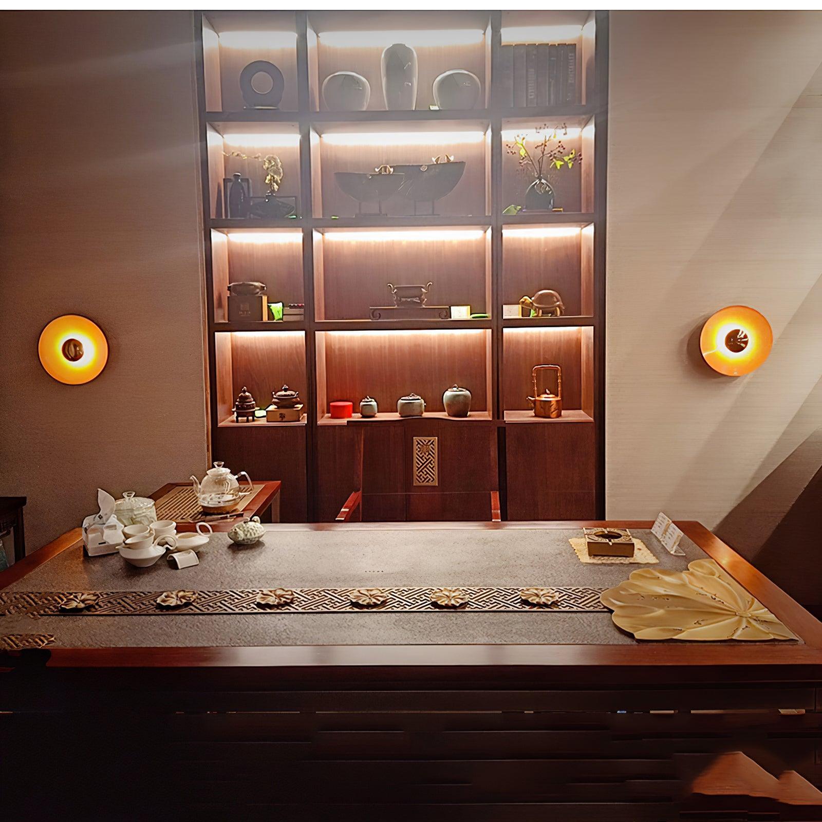 Peacemaker Elegance Simplicity Glow Wall Light