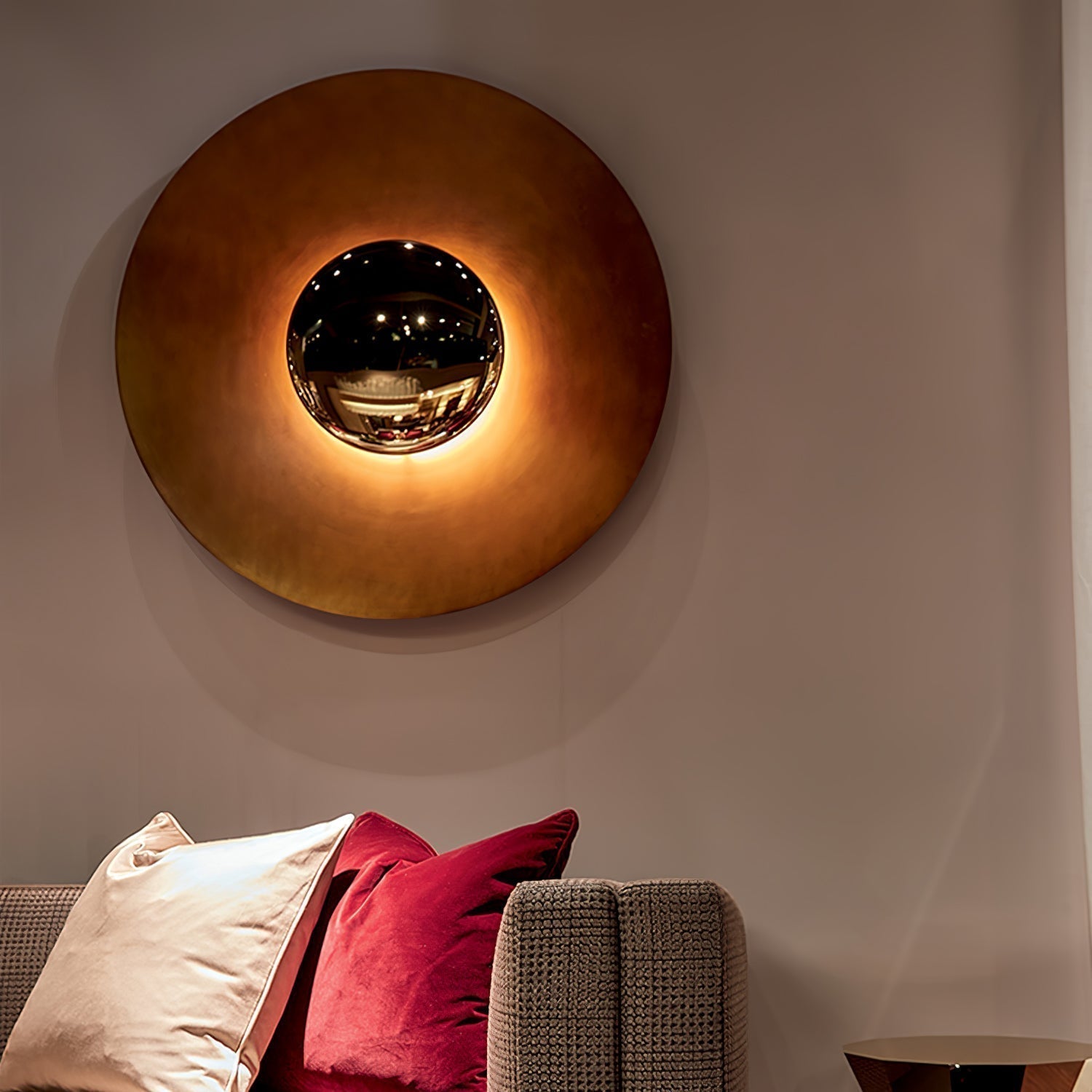 Peacemaker Elegance Simplicity Glow Wall Light