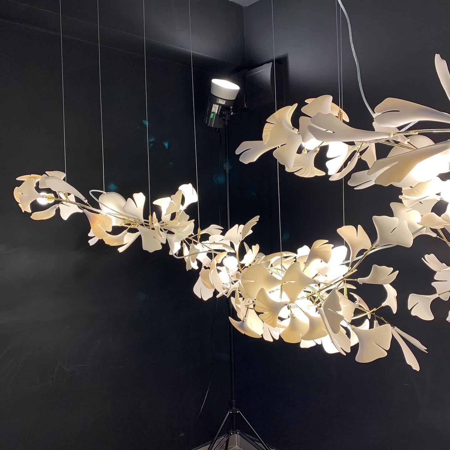 Olivia Lustre en céramique en forme de branche avec feuille de gingko