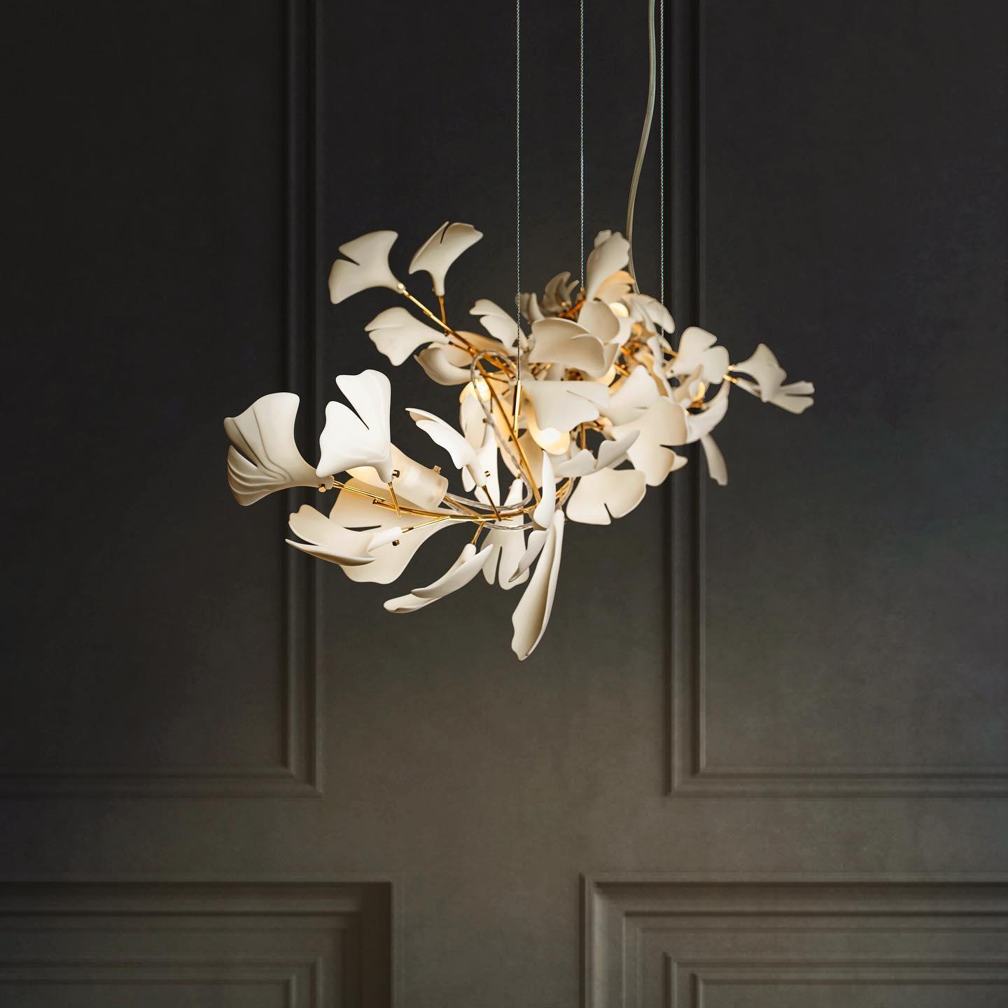 Olivia Lustre en céramique en forme de branche avec feuille de gingko
