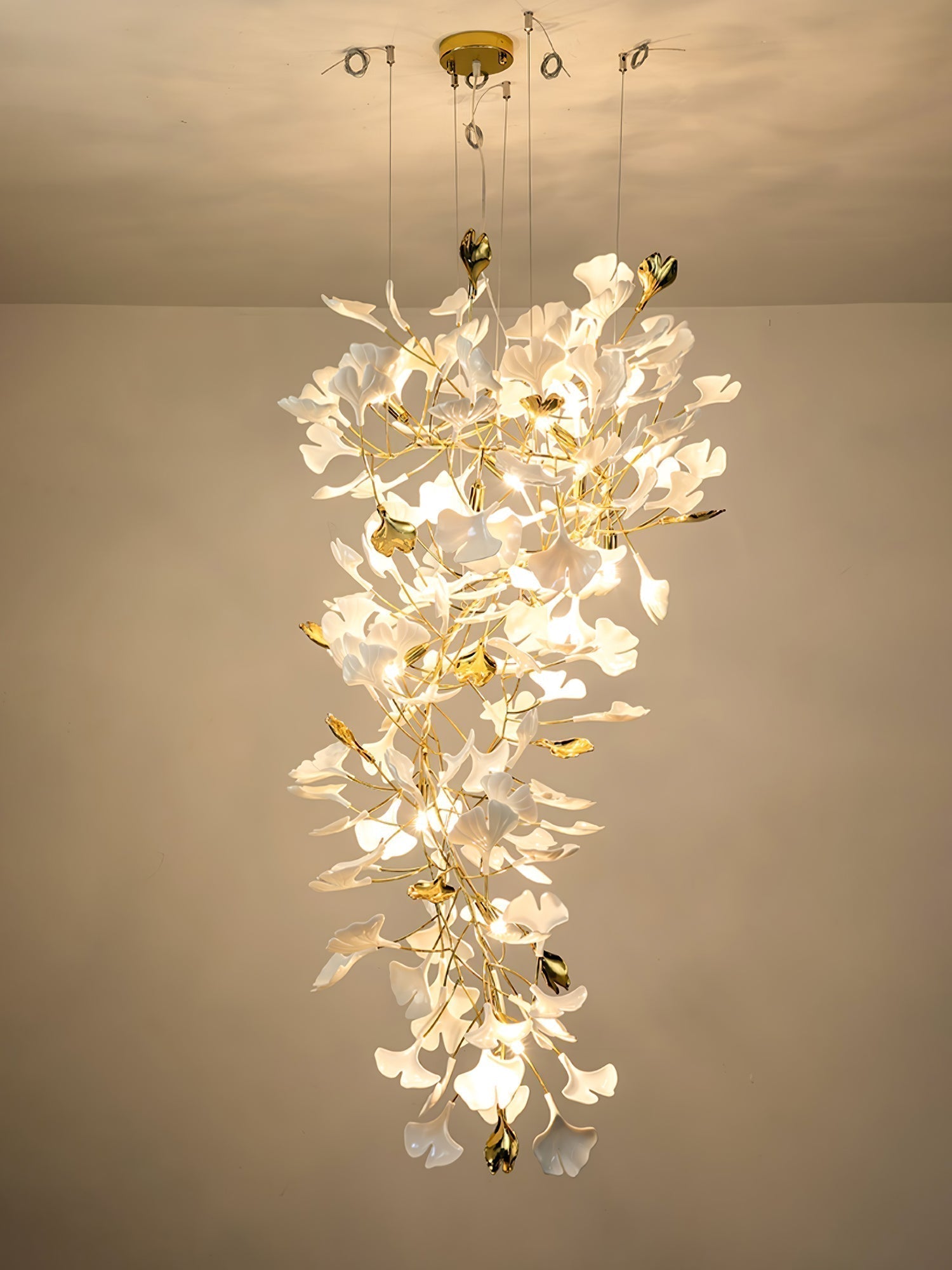 Olivia Lustre Céramique Gingko Luxe Escalier d'Hôtel
