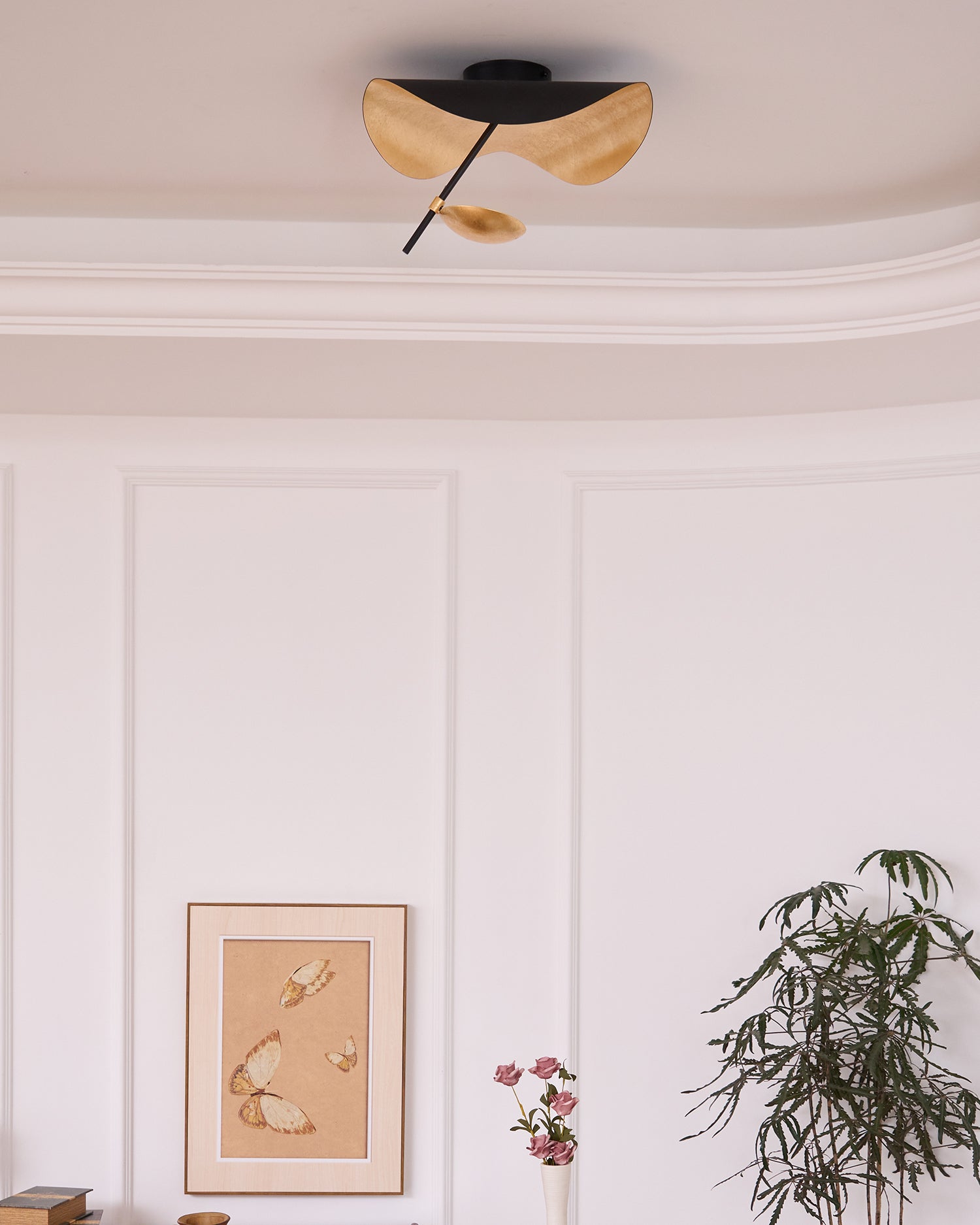 Solara Plafonnier Abat-jour Courbé et Intérieur Doré