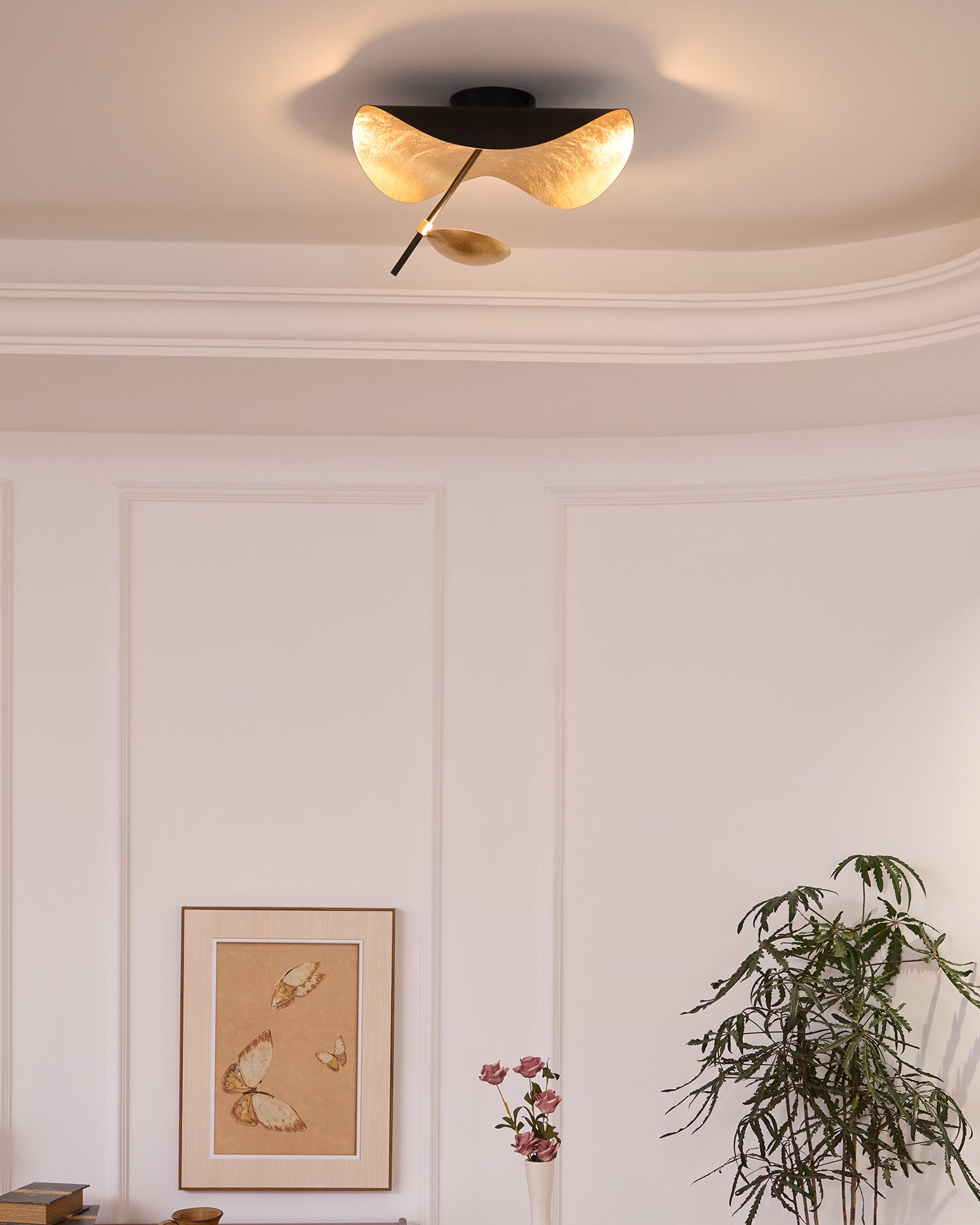 Solara Plafonnier Abat-jour Courbé et Intérieur Doré