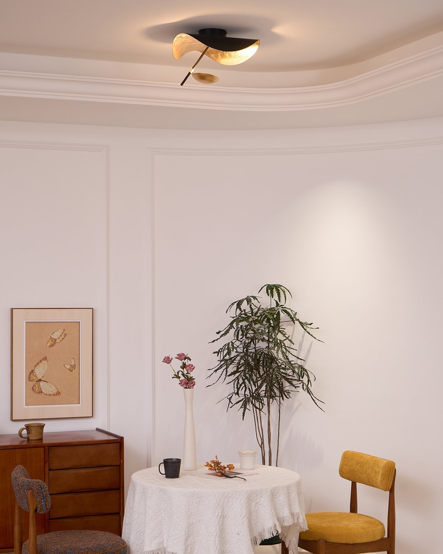 Solara Plafonnier Abat-jour Courbé et Intérieur Doré