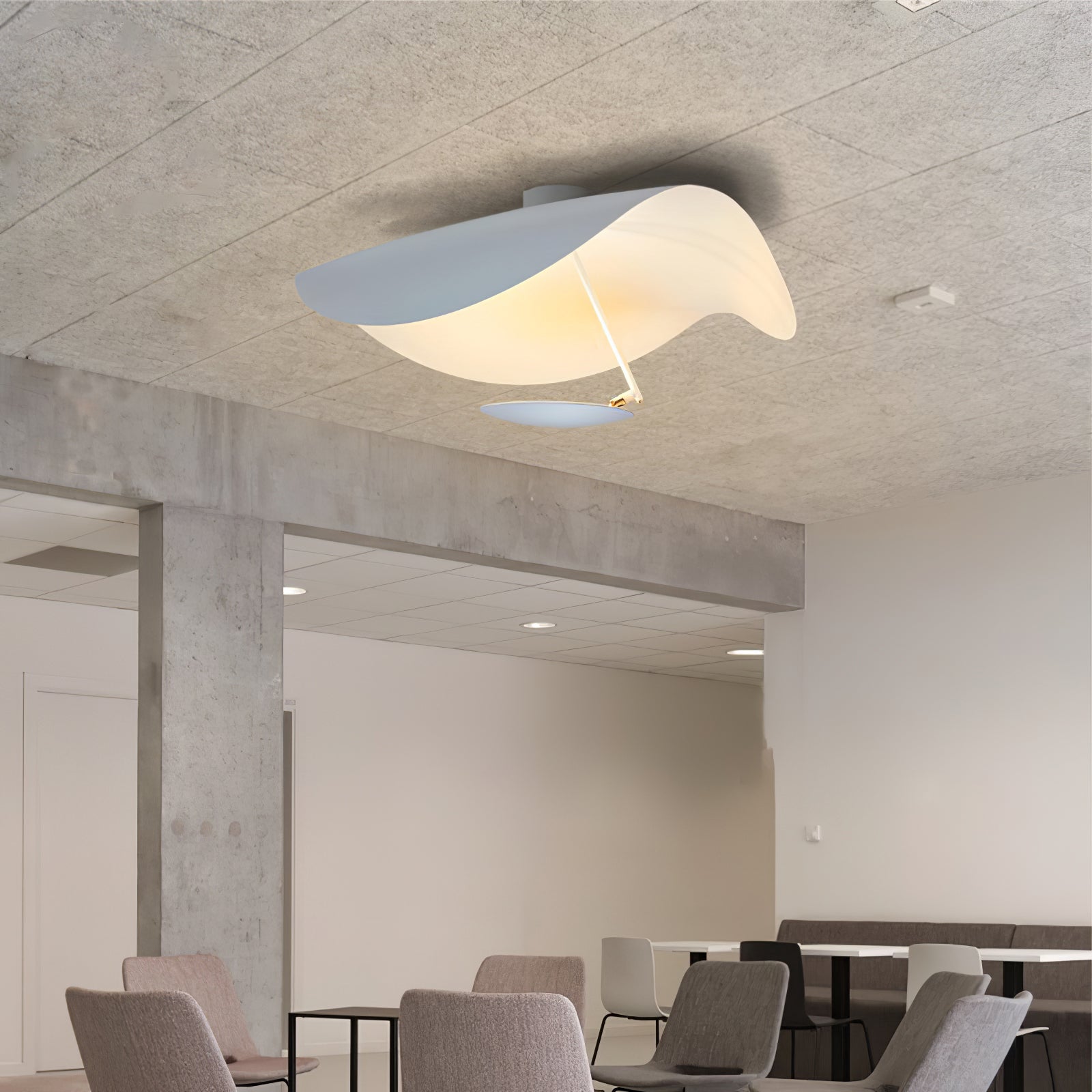 Solara Plafonnier Abat-jour Courbé et Intérieur Doré