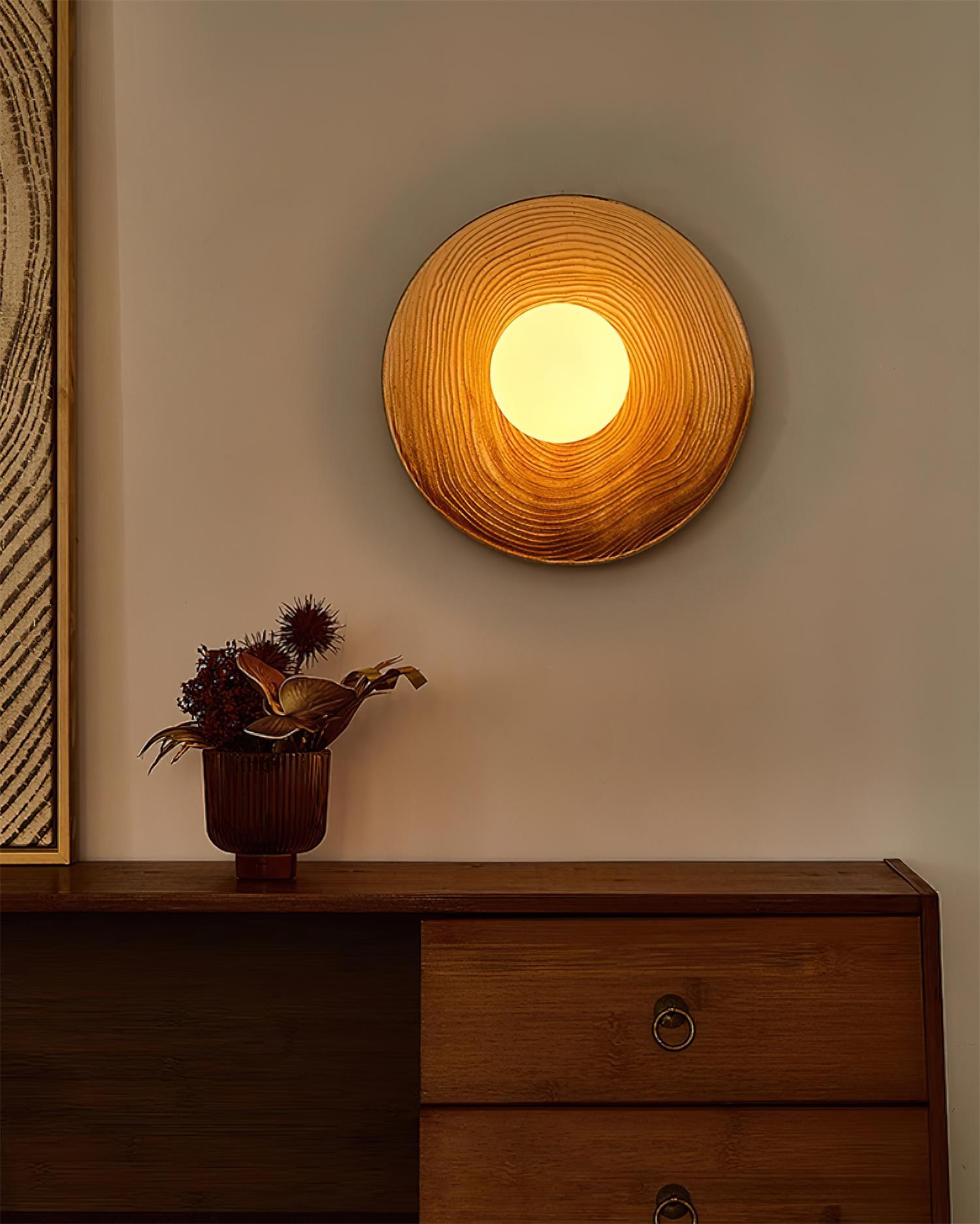 Applique Murale en Céramique Texturée Avec Accents en Bois pour Entrées Modernes