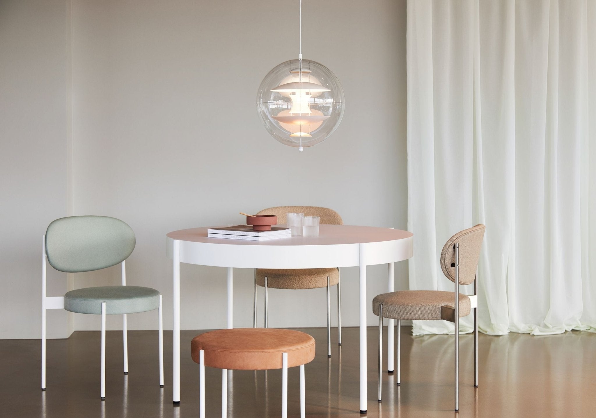 Caleca Suspension Futuriste