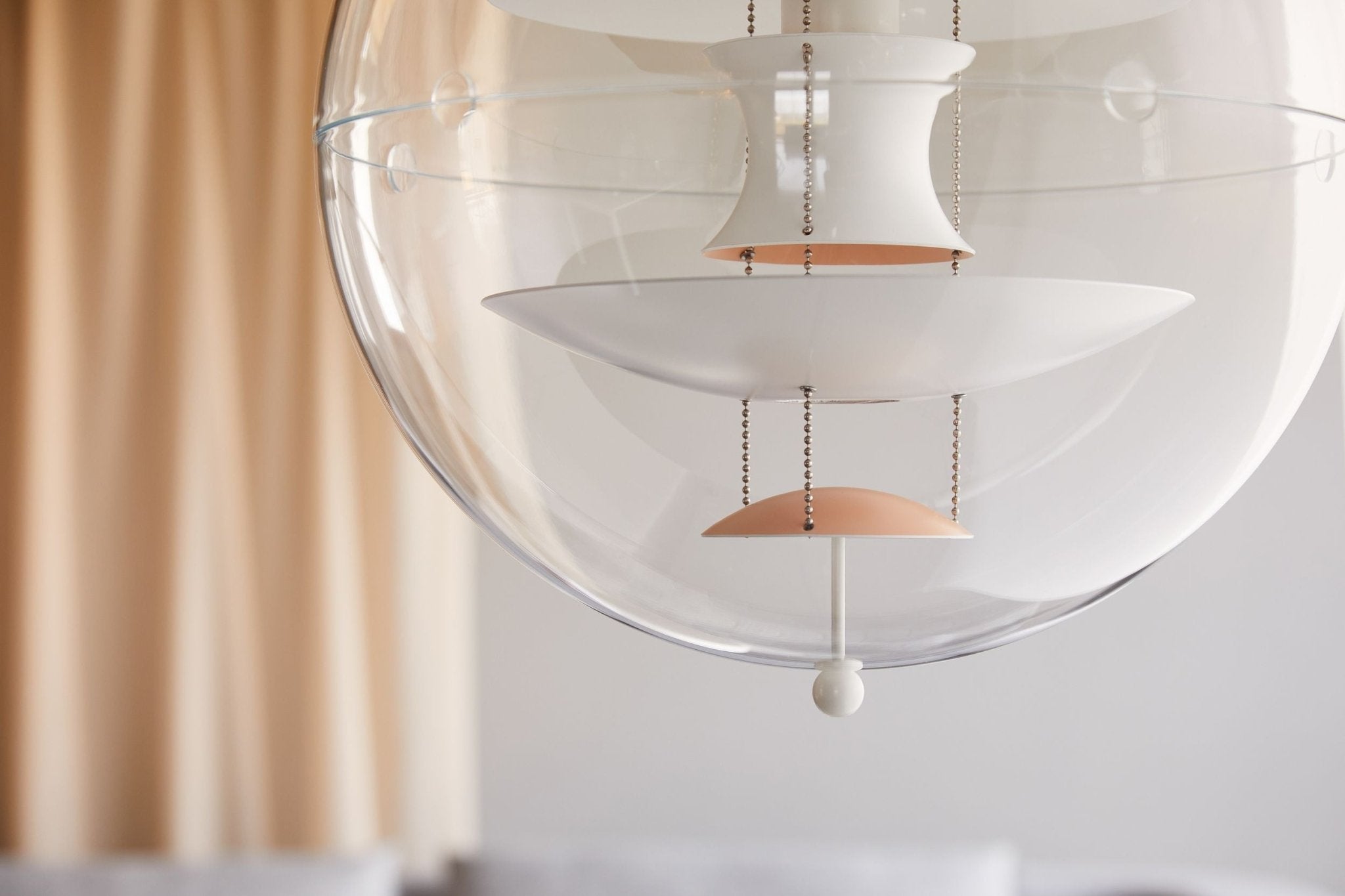 Caleca Suspension Futuriste