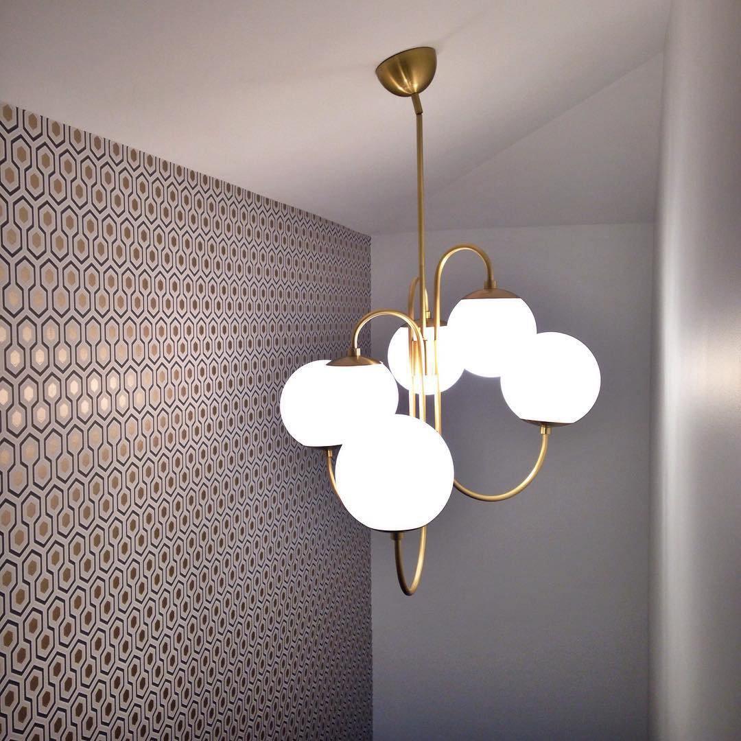 Lustra Lustre en Laiton avec Globe et Bras Courbés