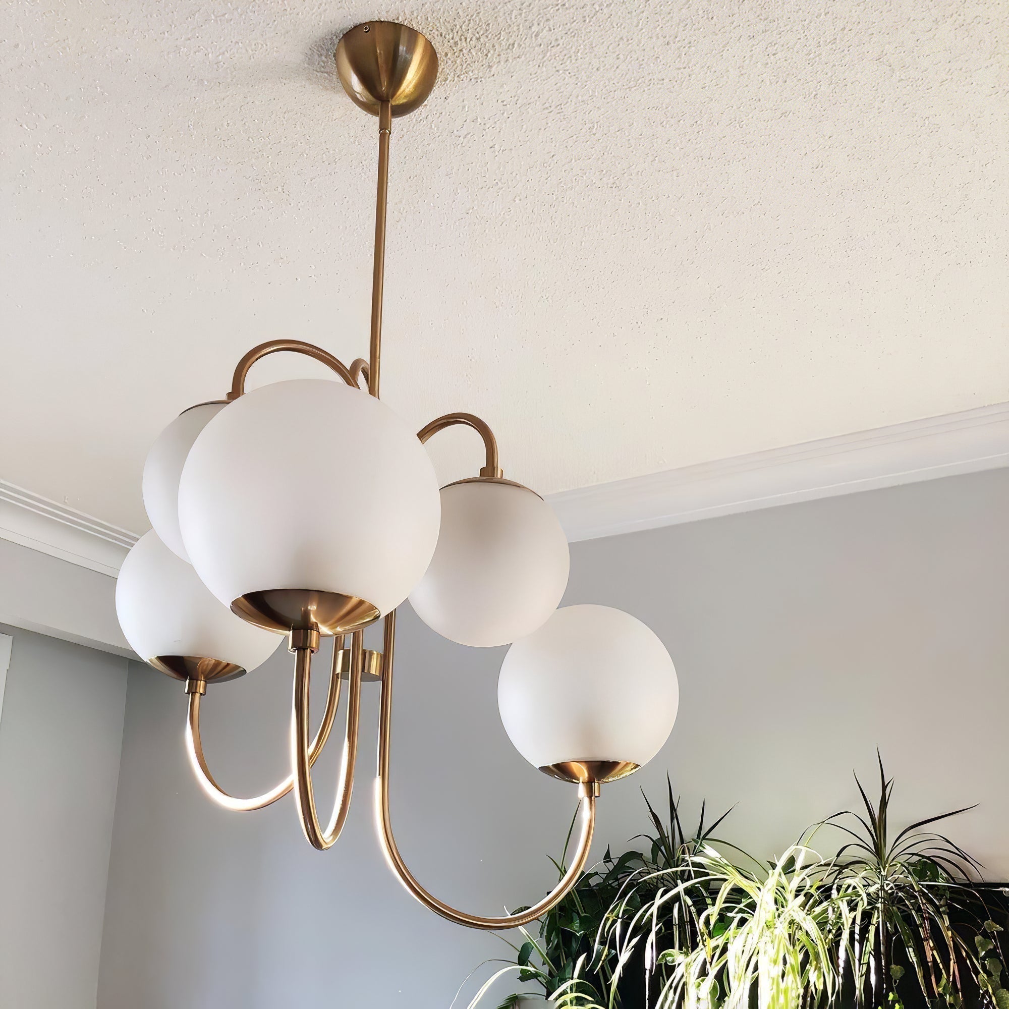 Lustra Lustre en Laiton avec Globe et Bras Courbés
