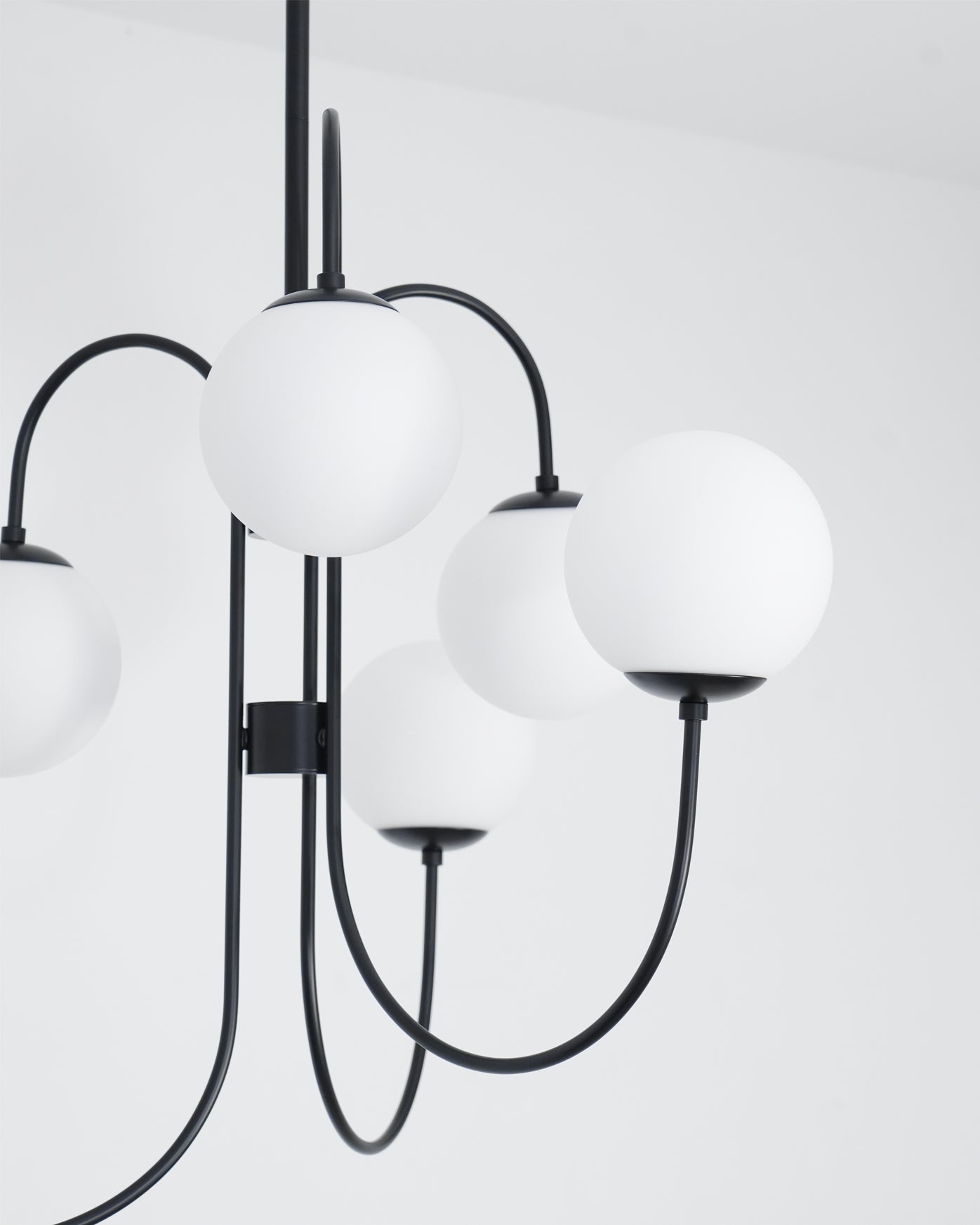 Lustra Lustre en Laiton avec Globe et Bras Courbés