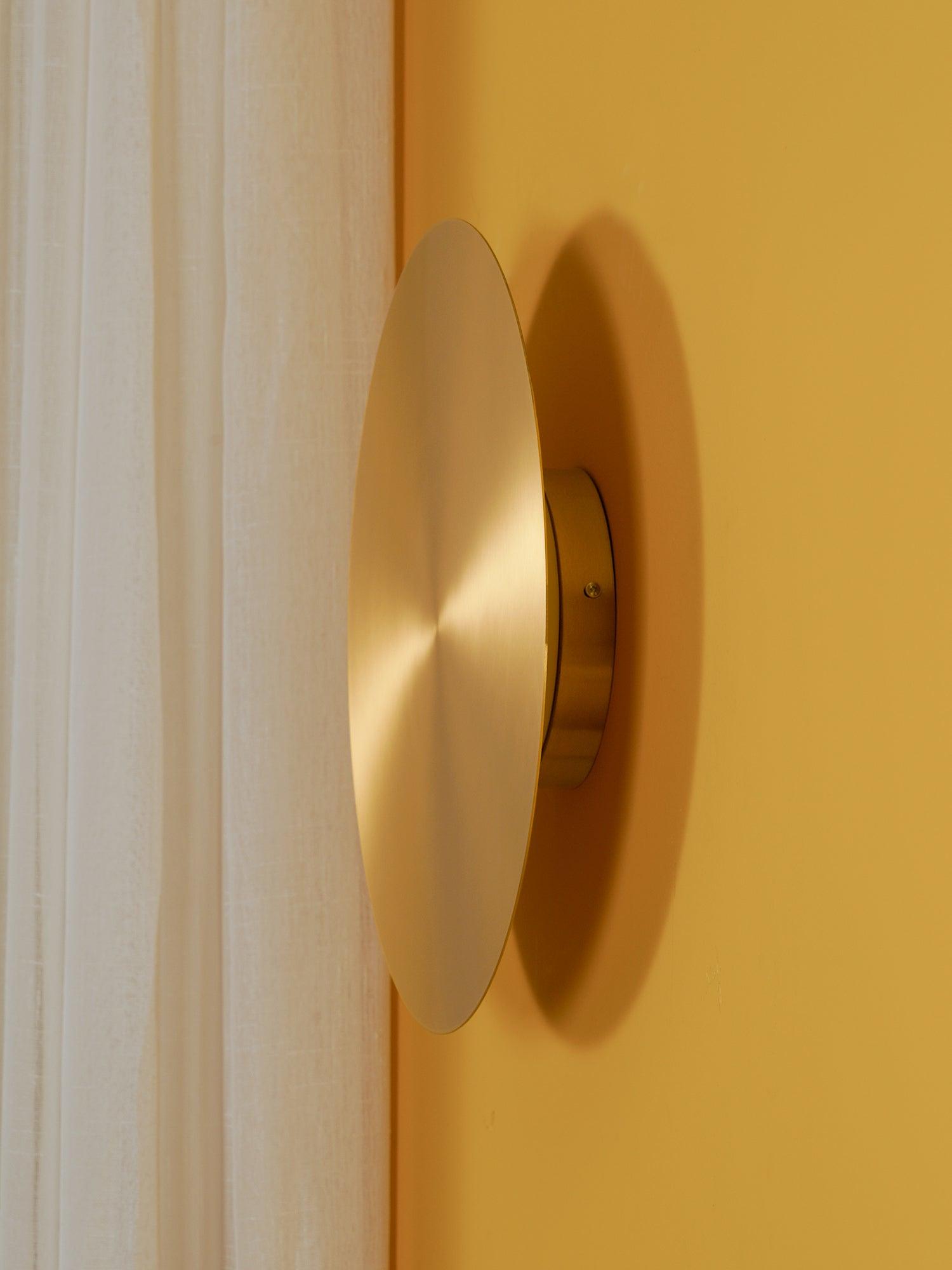 Tivral Lampe Murale Minimaliste en Laiton