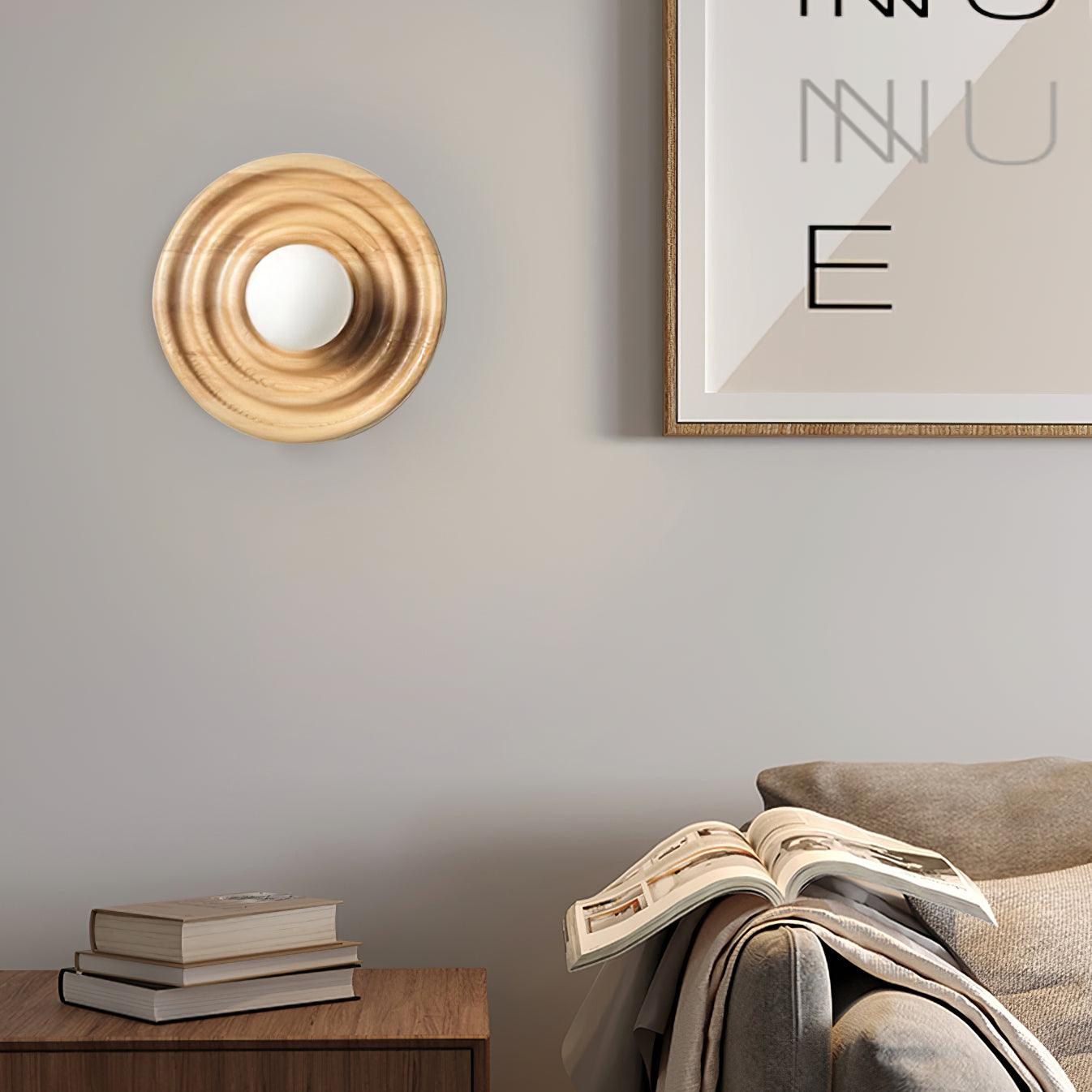 Lumoran Applique murale Ripple avec corps en bois de frêne et abat-jour en verre