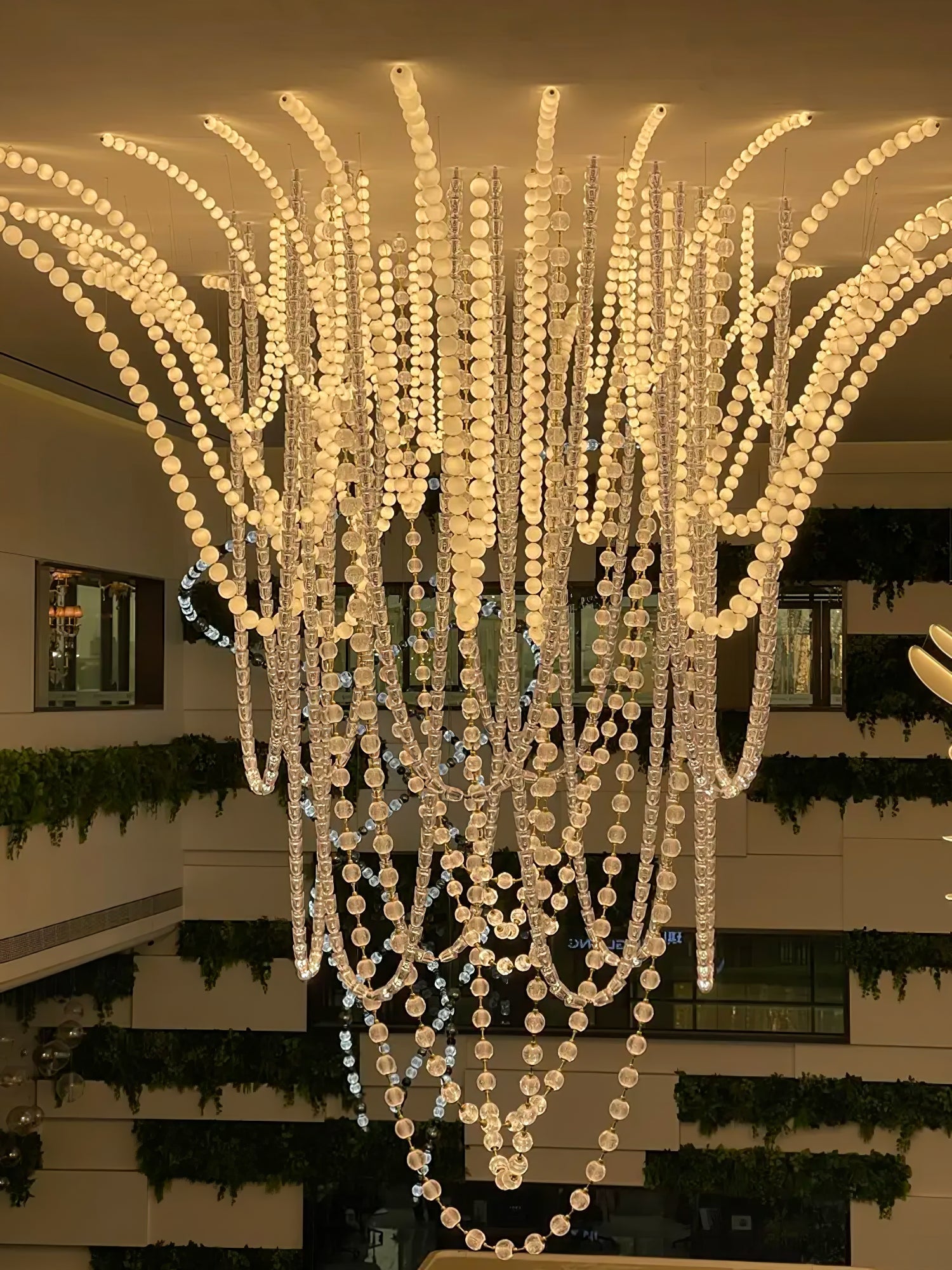 PearlCascade Lustre Perlé en Verre