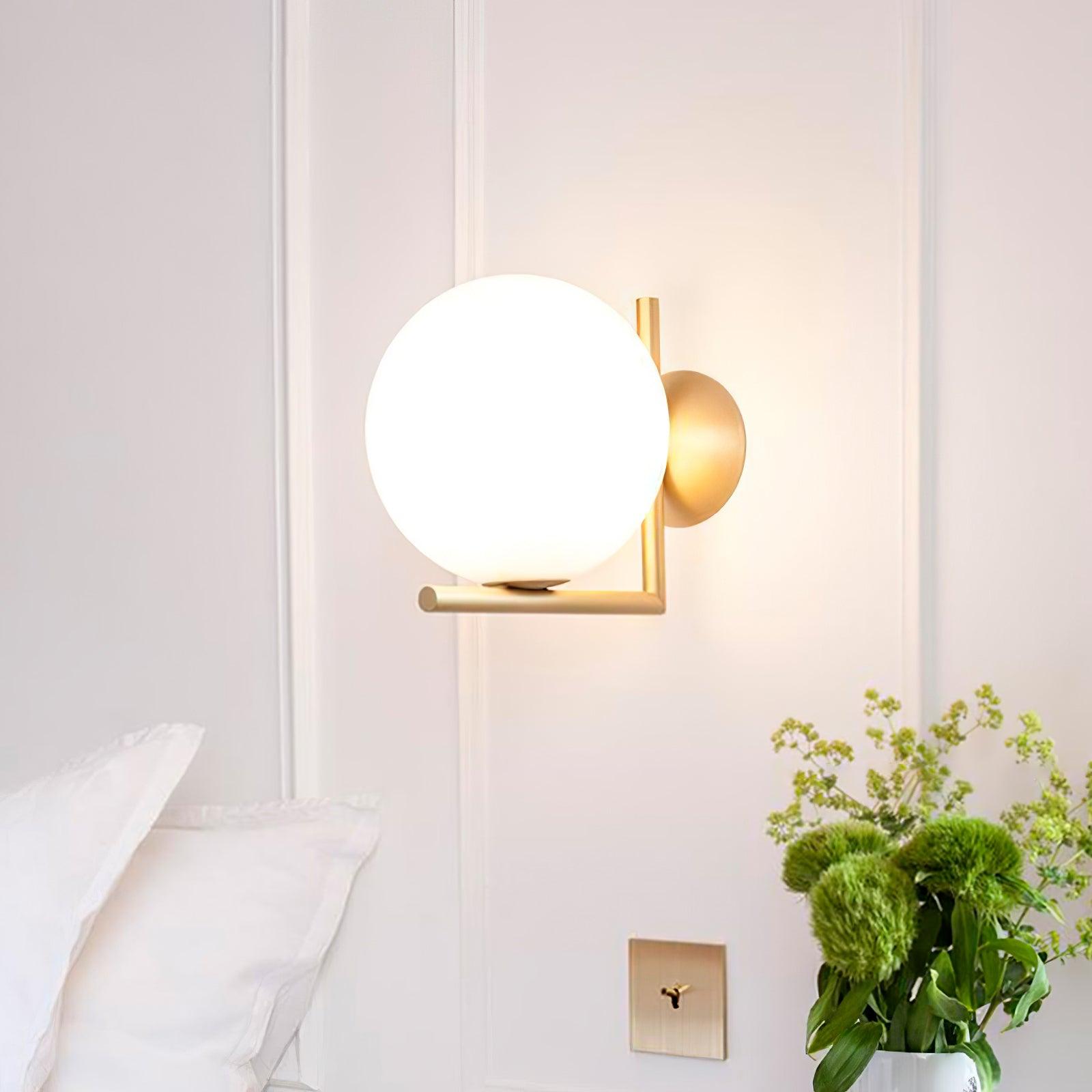 Joanna Applique Murale Moderne Minimaliste en Verre Soufflé Opale