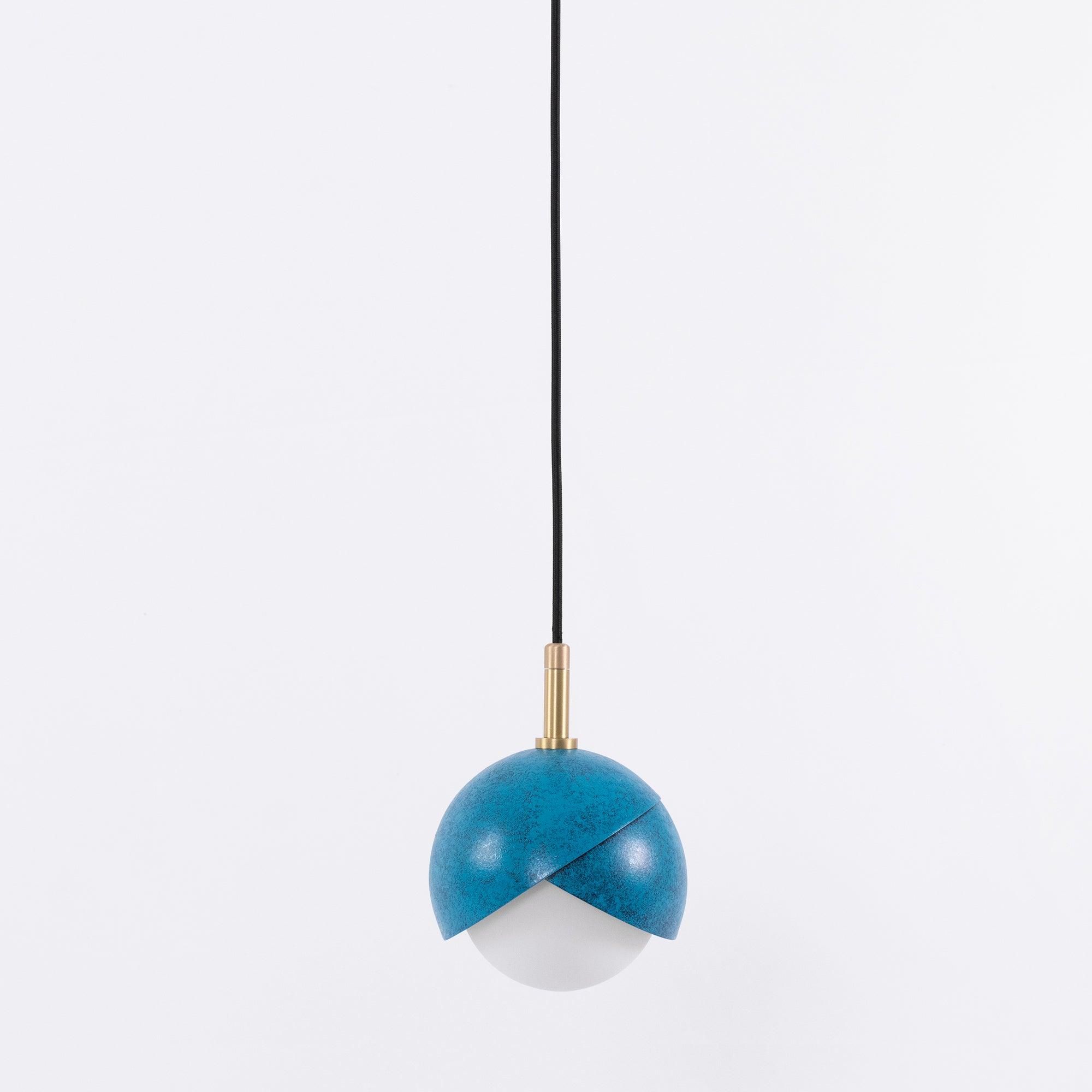 Solara Lampe Suspendue en Laiton Globe Opale Emboîté Moderne