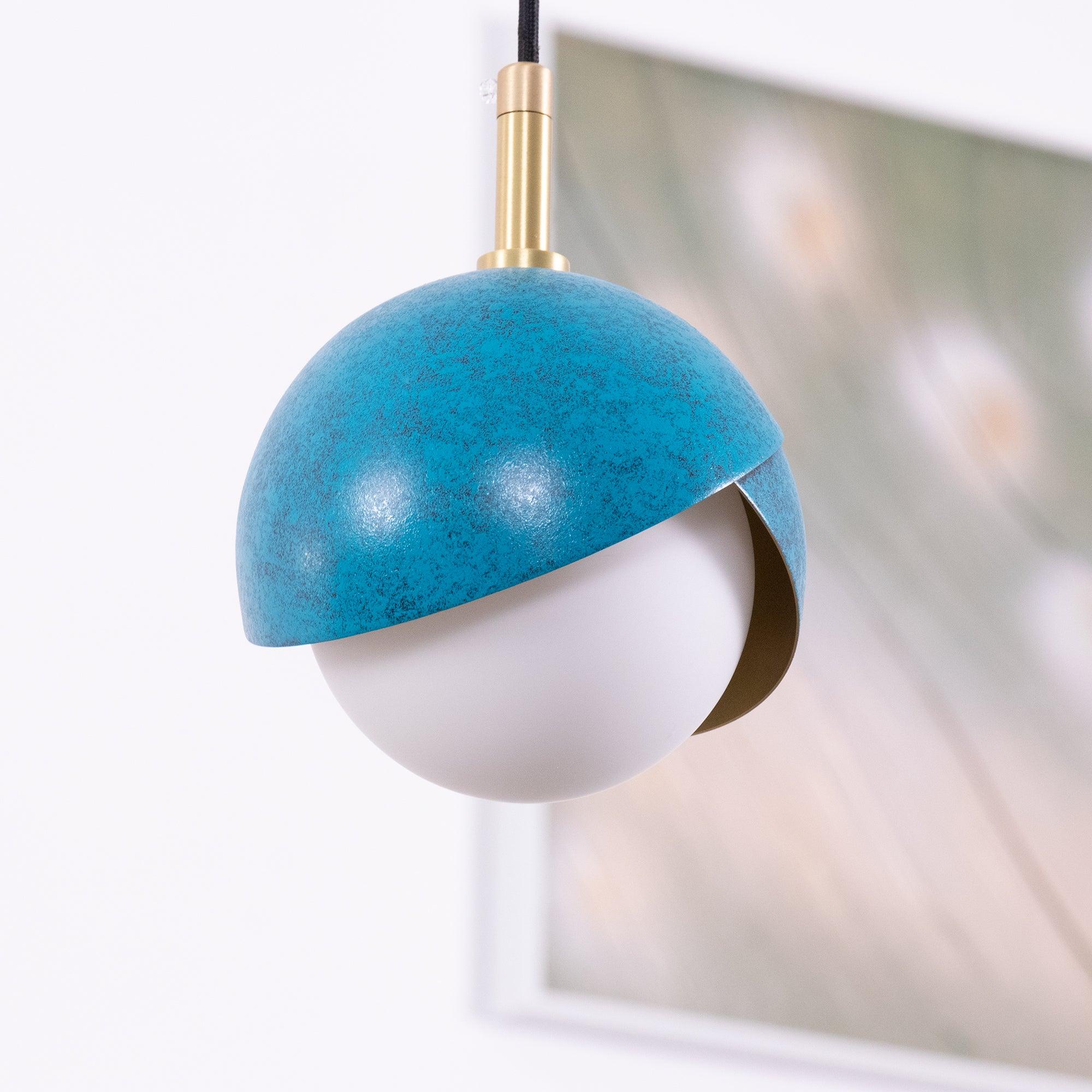 Solara Lampe Suspendue en Laiton Globe Opale Emboîté Moderne