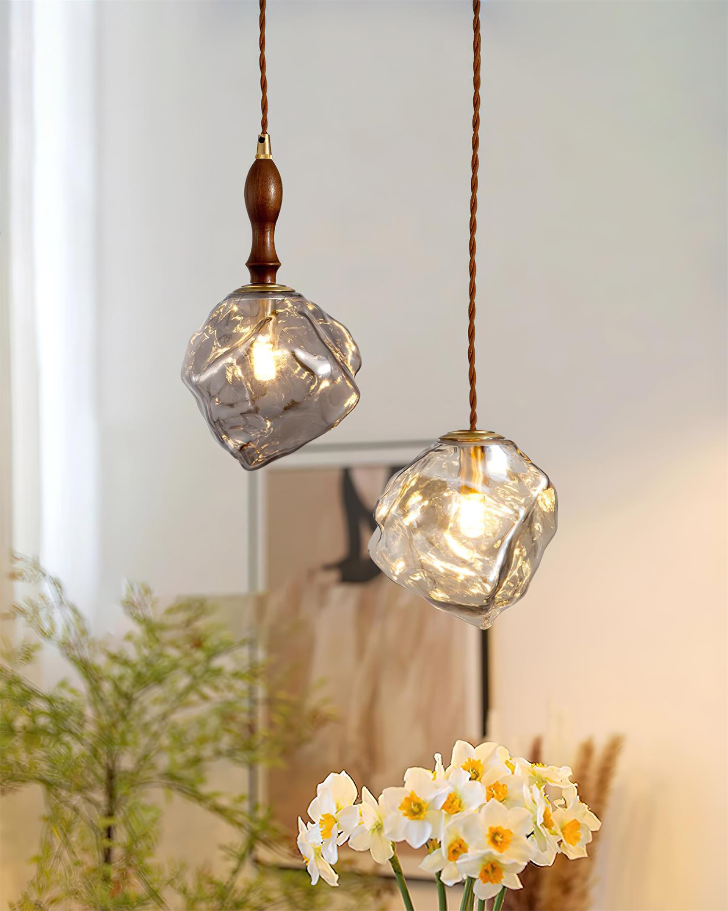 Virelli Suspension Bois de Noyer Abat-jour Cube en Verre Sculptural Chic