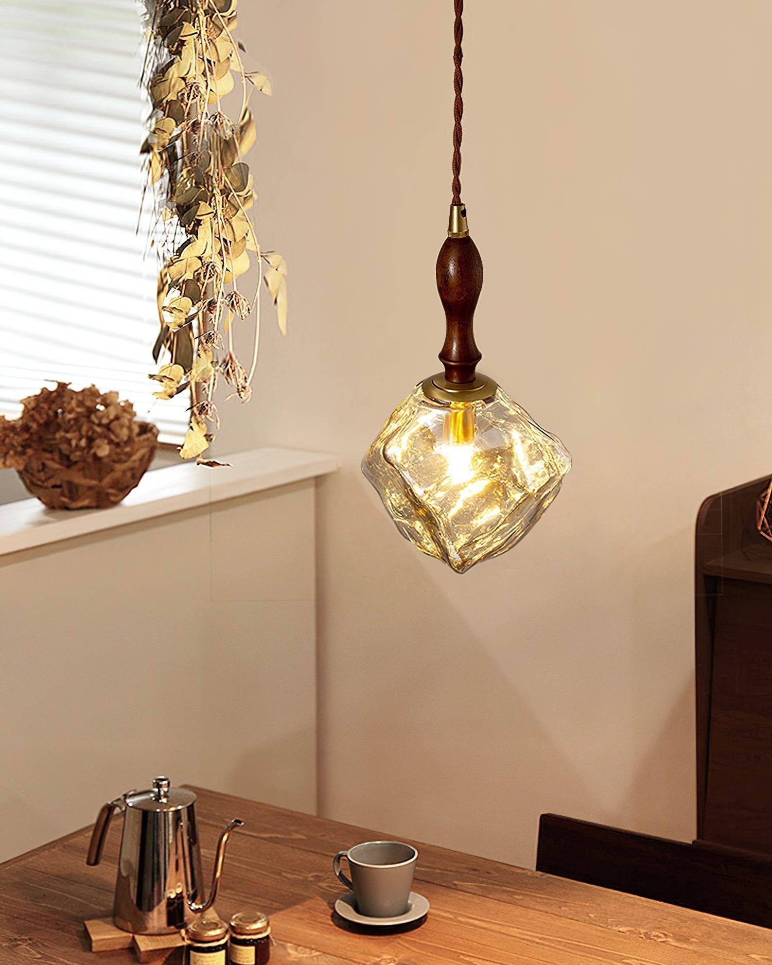 Virelli Suspension Bois de Noyer Abat-jour Cube en Verre Sculptural Chic