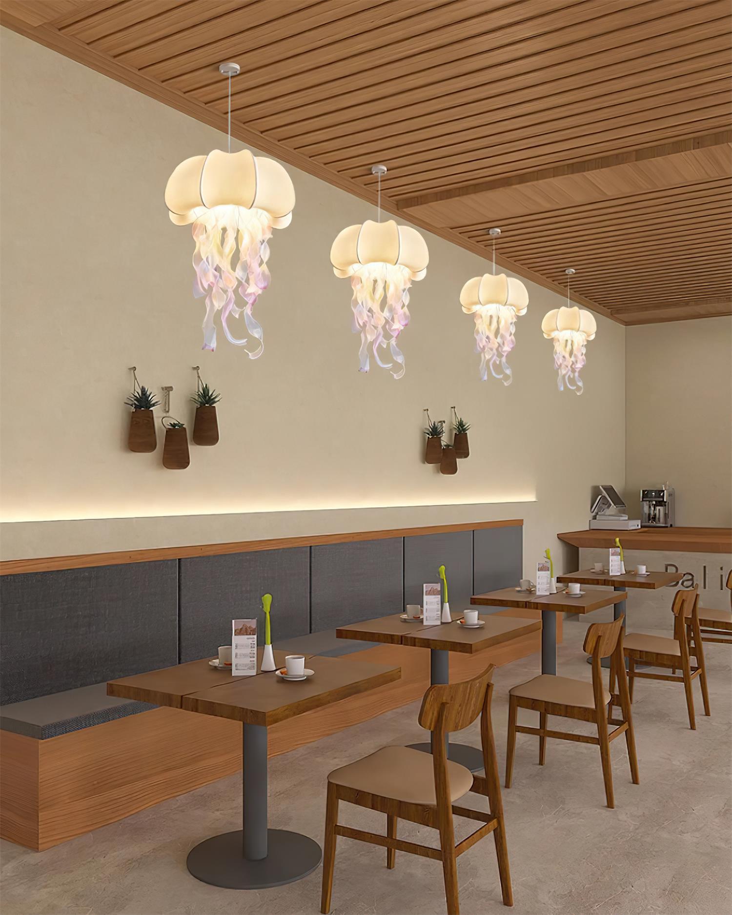 Jellyfish Suspension Rubans Irisés en Tissu