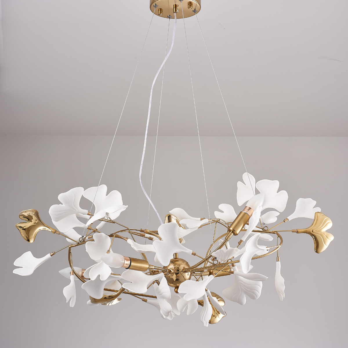 Davor Lustre Suspension Feuille Artistic Design. Métal/Céramique. Blanc. Salon