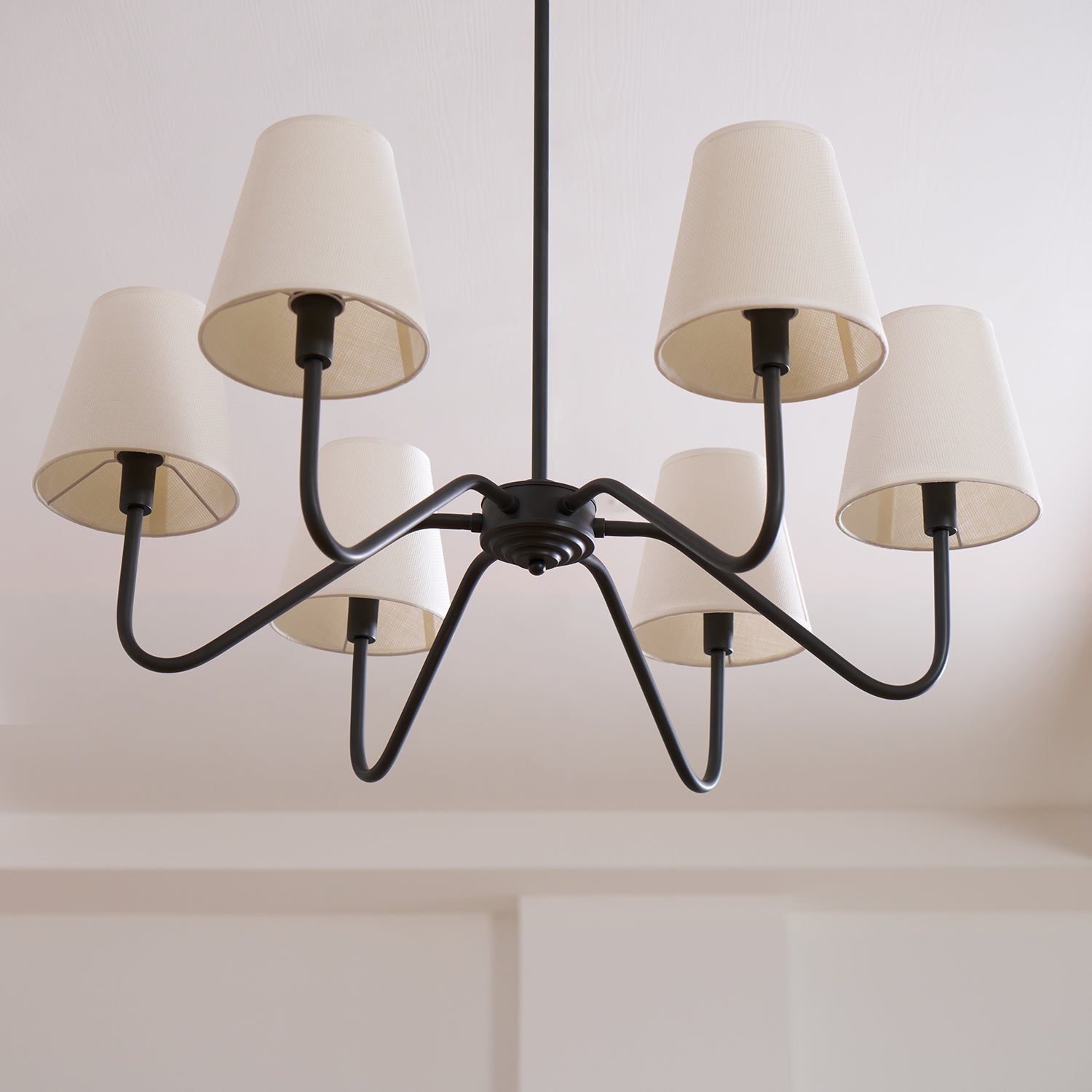 Lassen Lustre Bras Courbés Noirs Moderne